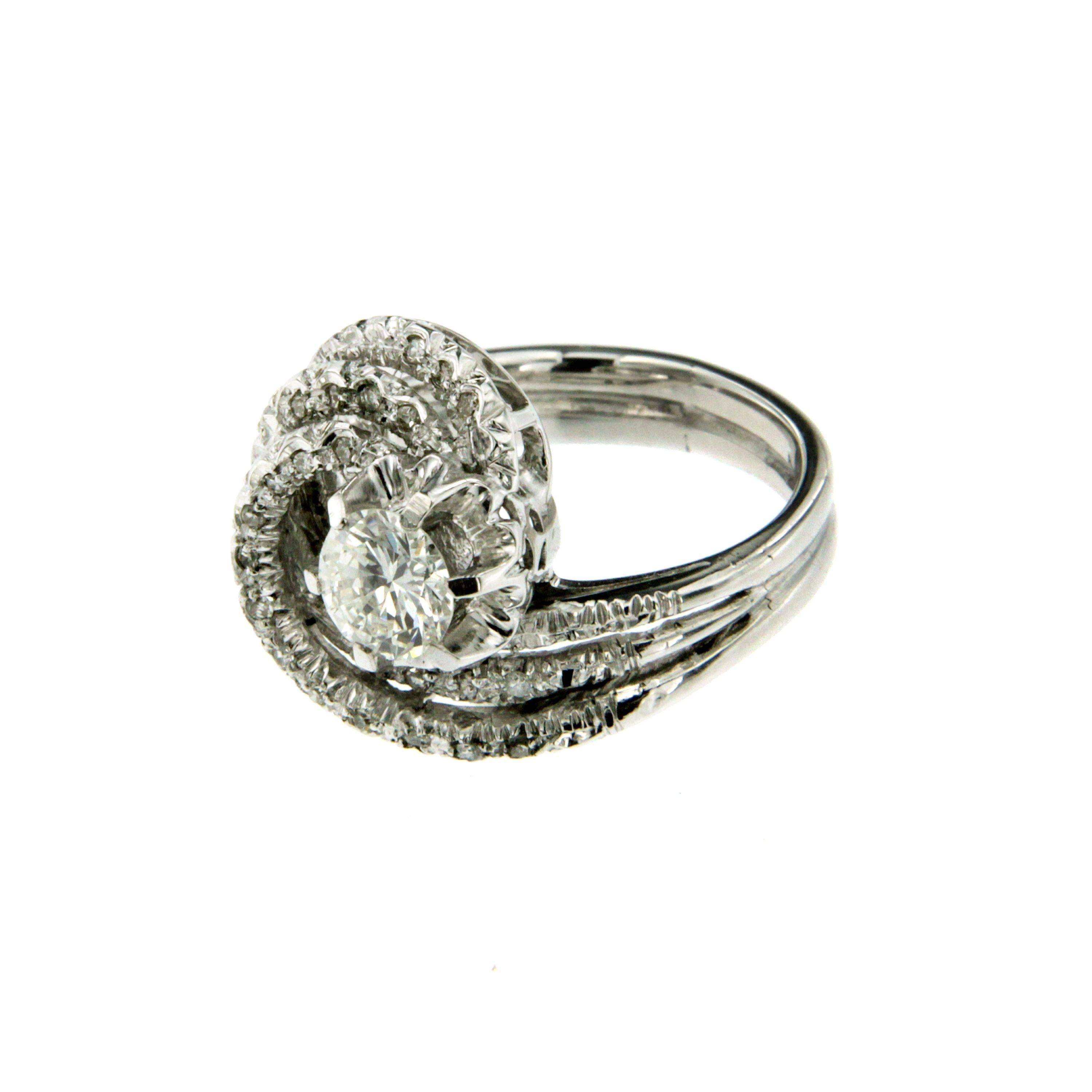 Vintage Diamond Gold Engagement Ring 1