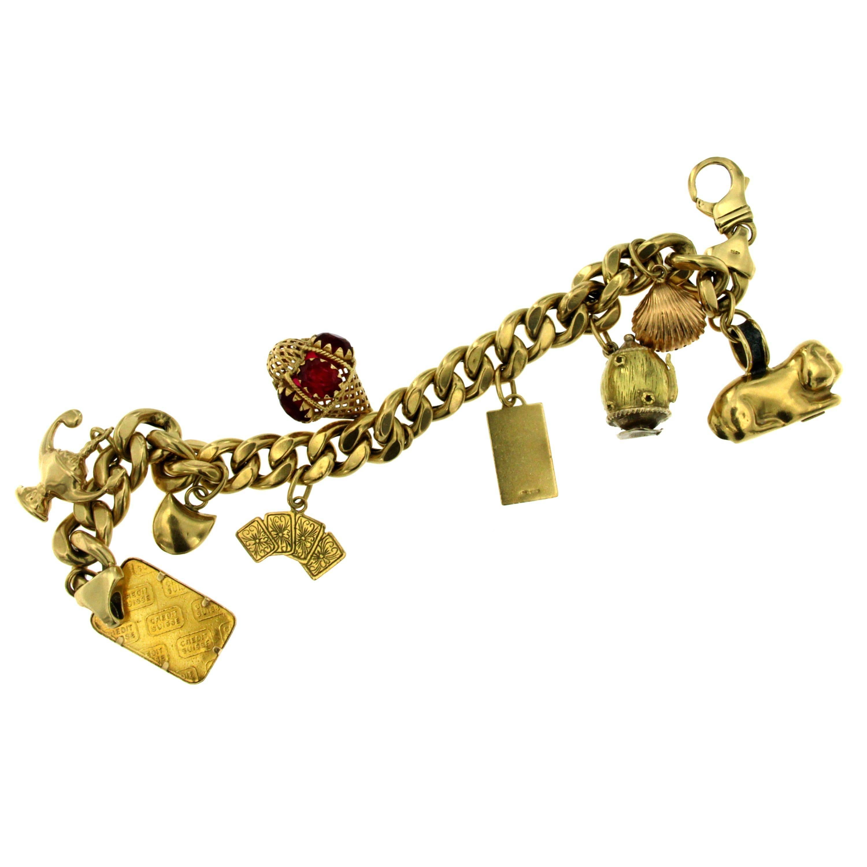 Yellow Gold Charm Bracelet In Excellent Condition In Napoli, Italy