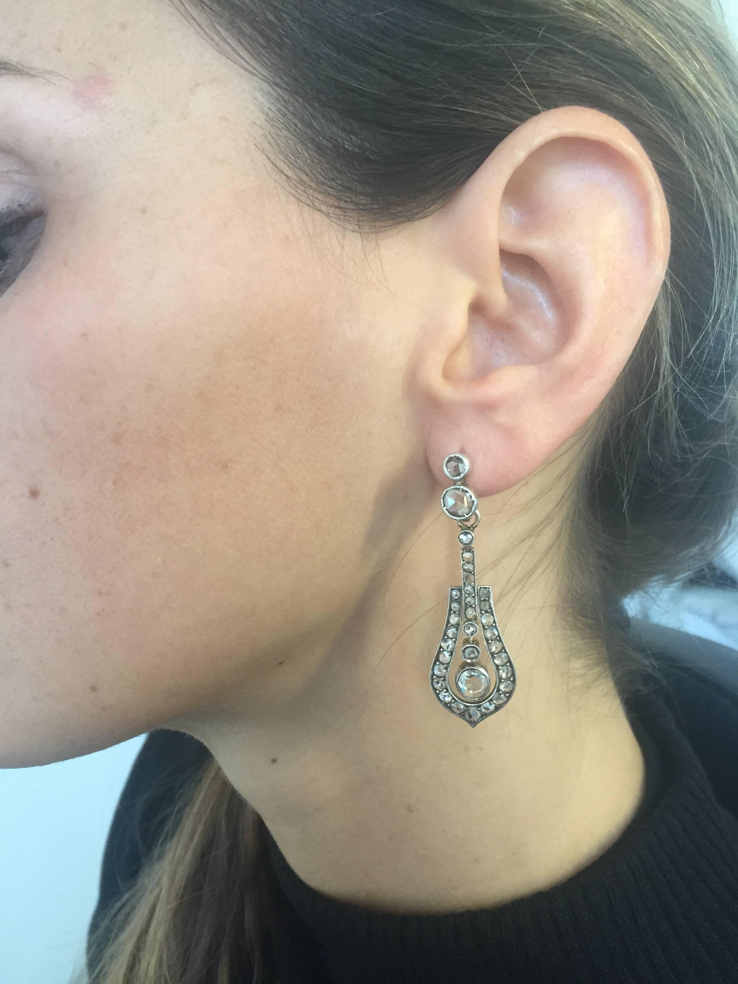 1890s Night and Day Victorian 3.5 Carat Diamond Gold Drop Earrings In Excellent Condition In Napoli, Italy