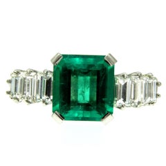 Art Deco Certified 3.25 Carat Colombian Emerald Diamond Platinum Ring