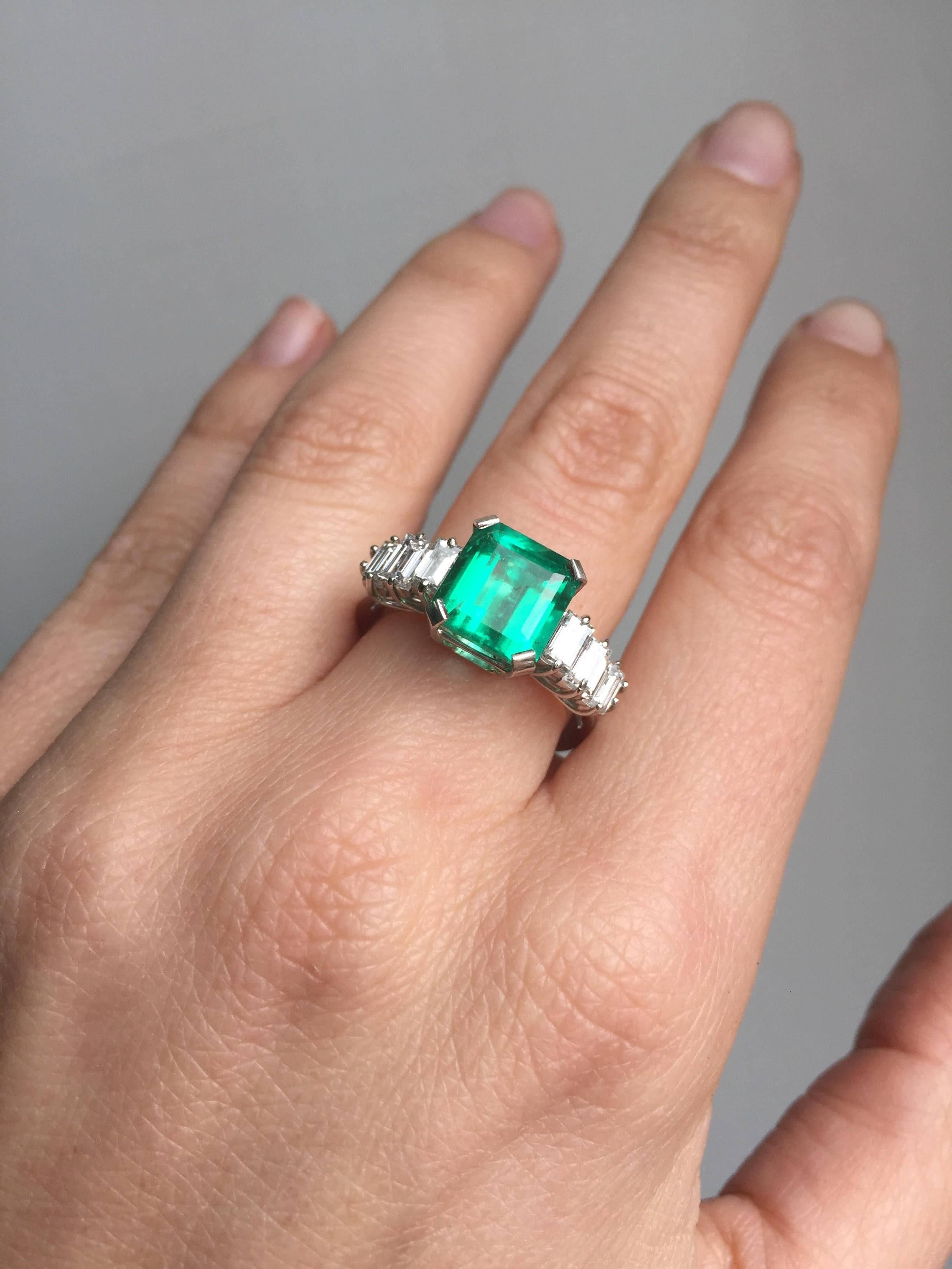 Art Deco Certified 3.25 Carat Colombian Emerald Diamond Platinum Ring 2