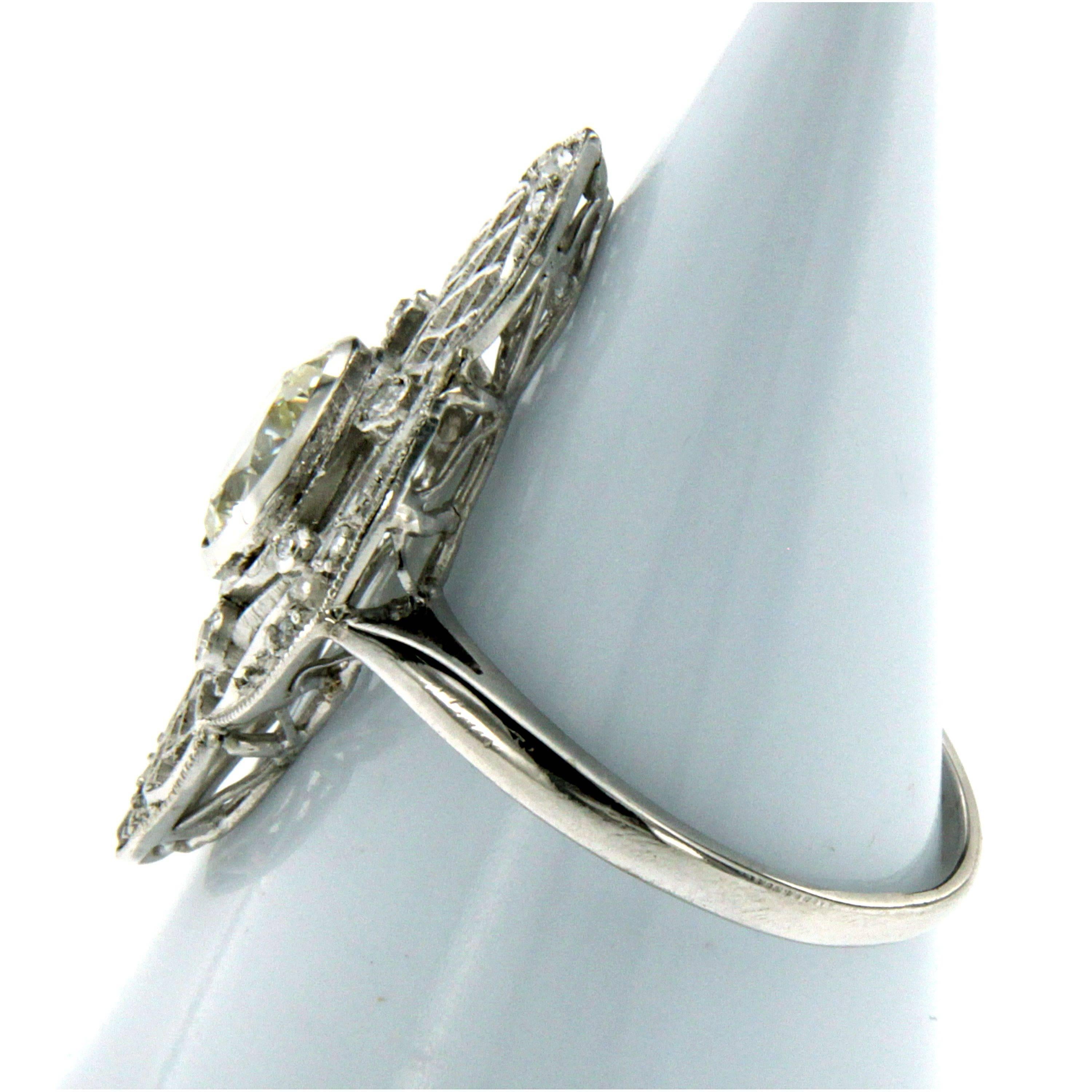 Art Deco Diamond Platinum Engagement Ring In Excellent Condition In Napoli, Italy