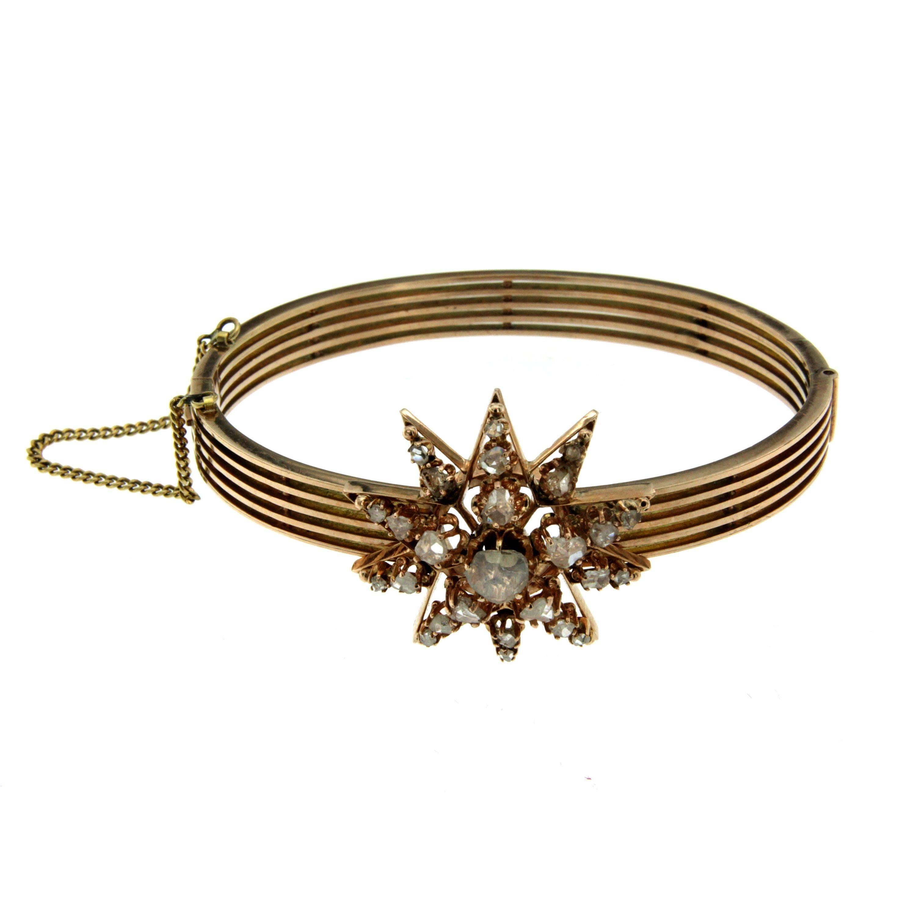 A gorgeous Victorian star design bracelet, set with table-cut diamonds mounted in 12k rose Gold. All handcrafted, Circa 1880

Estimated total diamond weight 1.30 cts

Dimensions: 
Bracelet Diameter: 5,7 cm (22.44 in)

CONDITION: Pre-owned -
