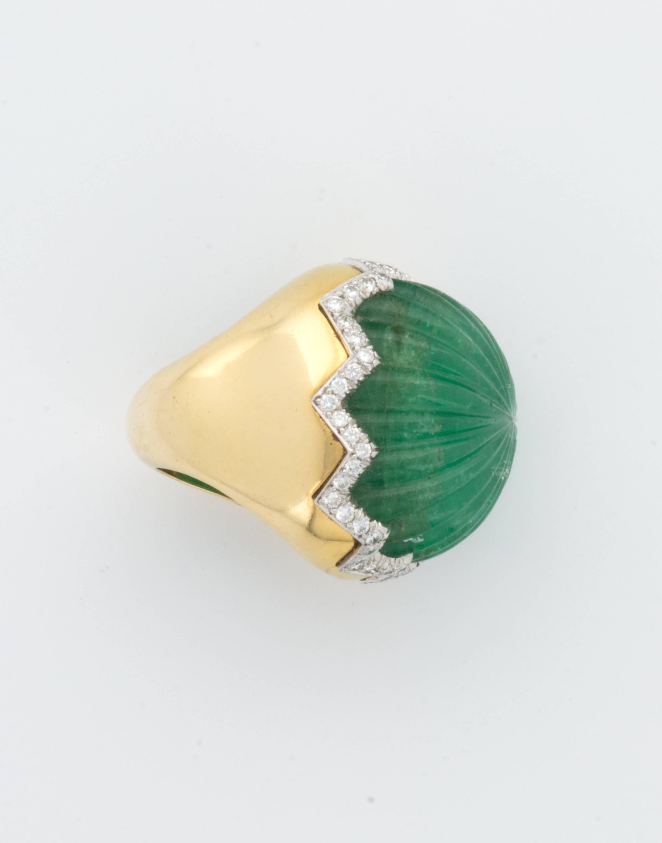 1960s David Webb Carved Emerald Diamond Gold  Ring In Excellent Condition In Beverly Hills, CA