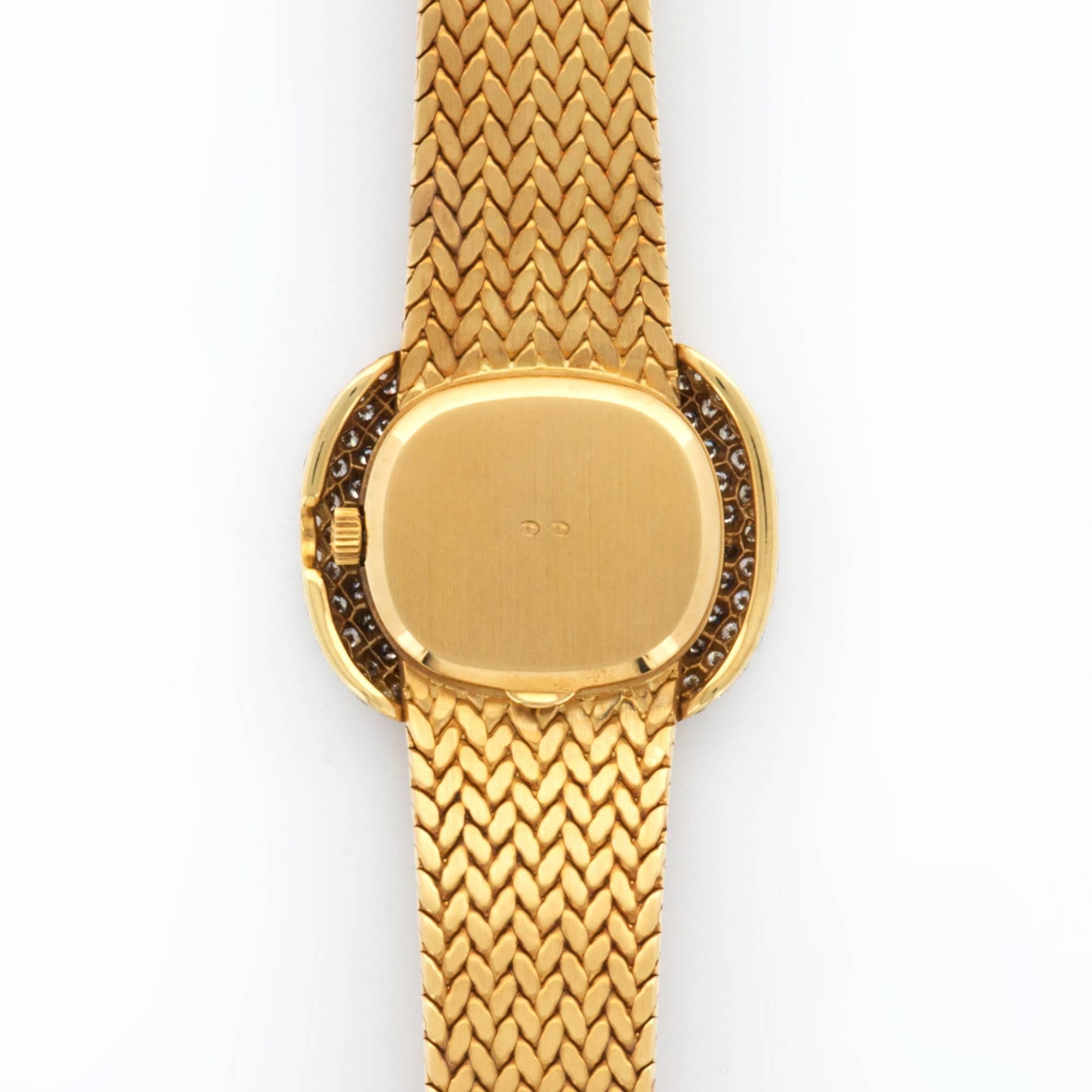 A 1970's Lady's Patek Philippe Diamond and Lapis Bracelet Watch in 18k Yellow Gold. 

Ref. 4287/3

Manual-Wind