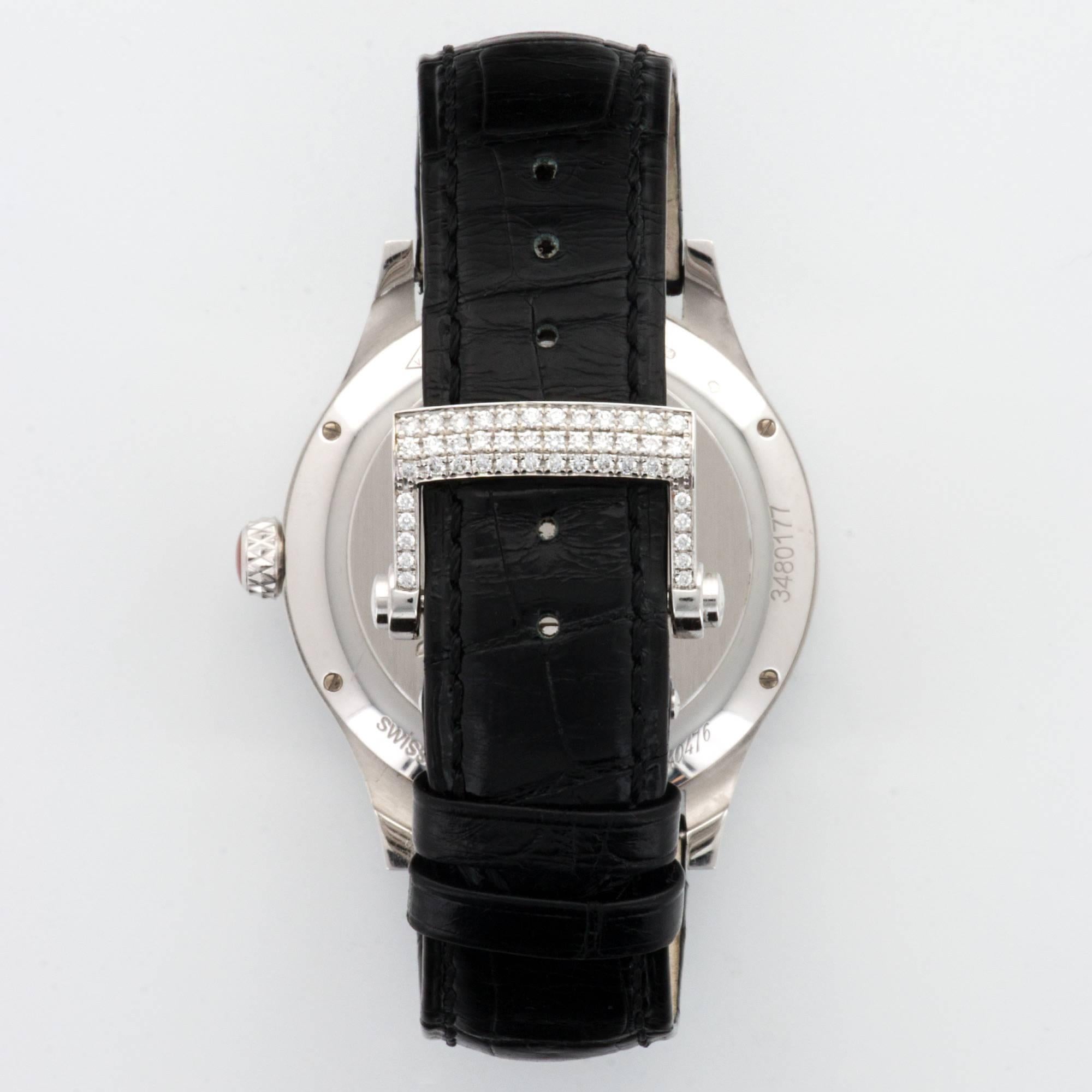Van Cleef & Arpels White Gold Diamond From The Earth to the Moon Wristwatch In Excellent Condition In Beverly Hills, CA