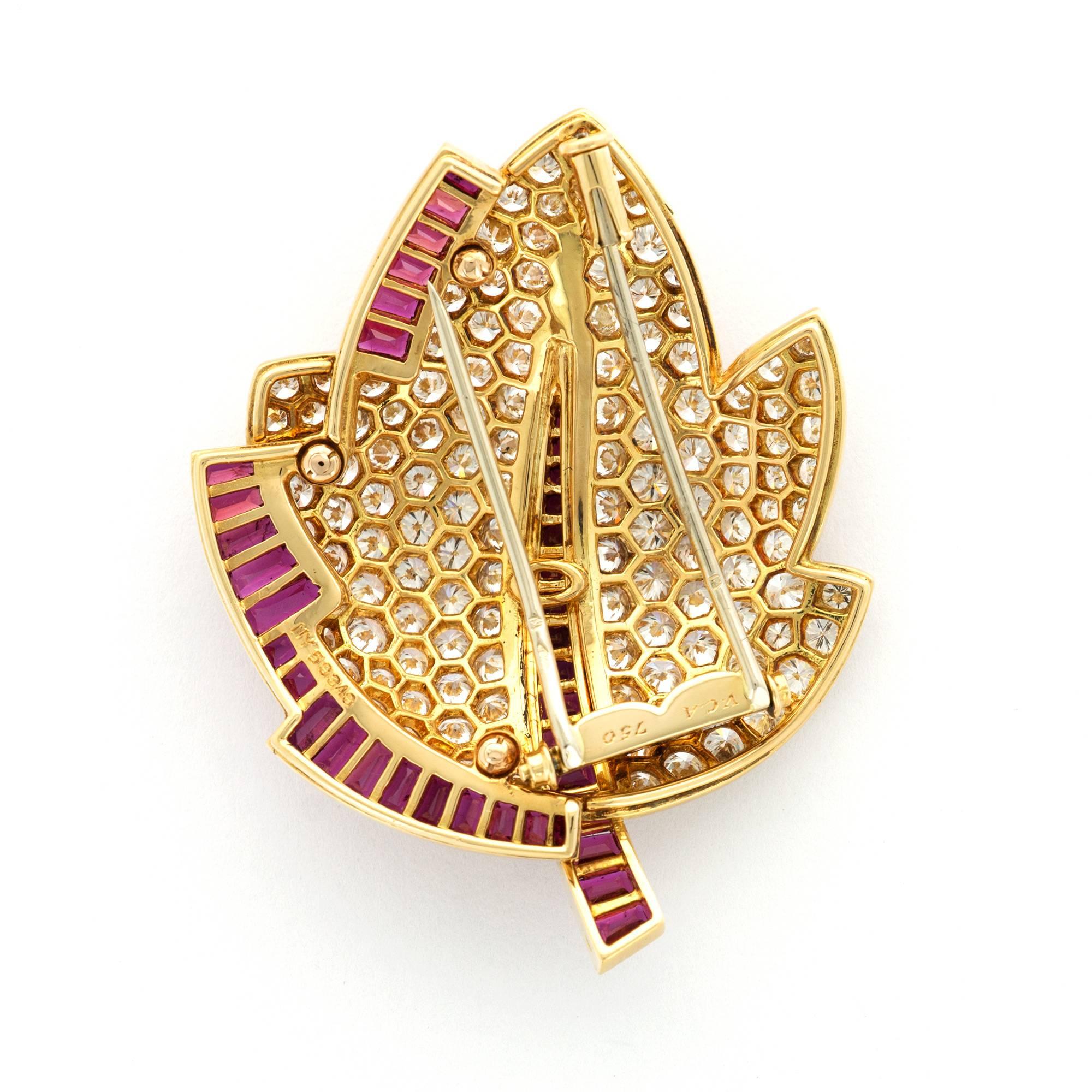 Modern Van Cleef & Arpels Diamond Ruby Gold Leaf Brooch For Sale