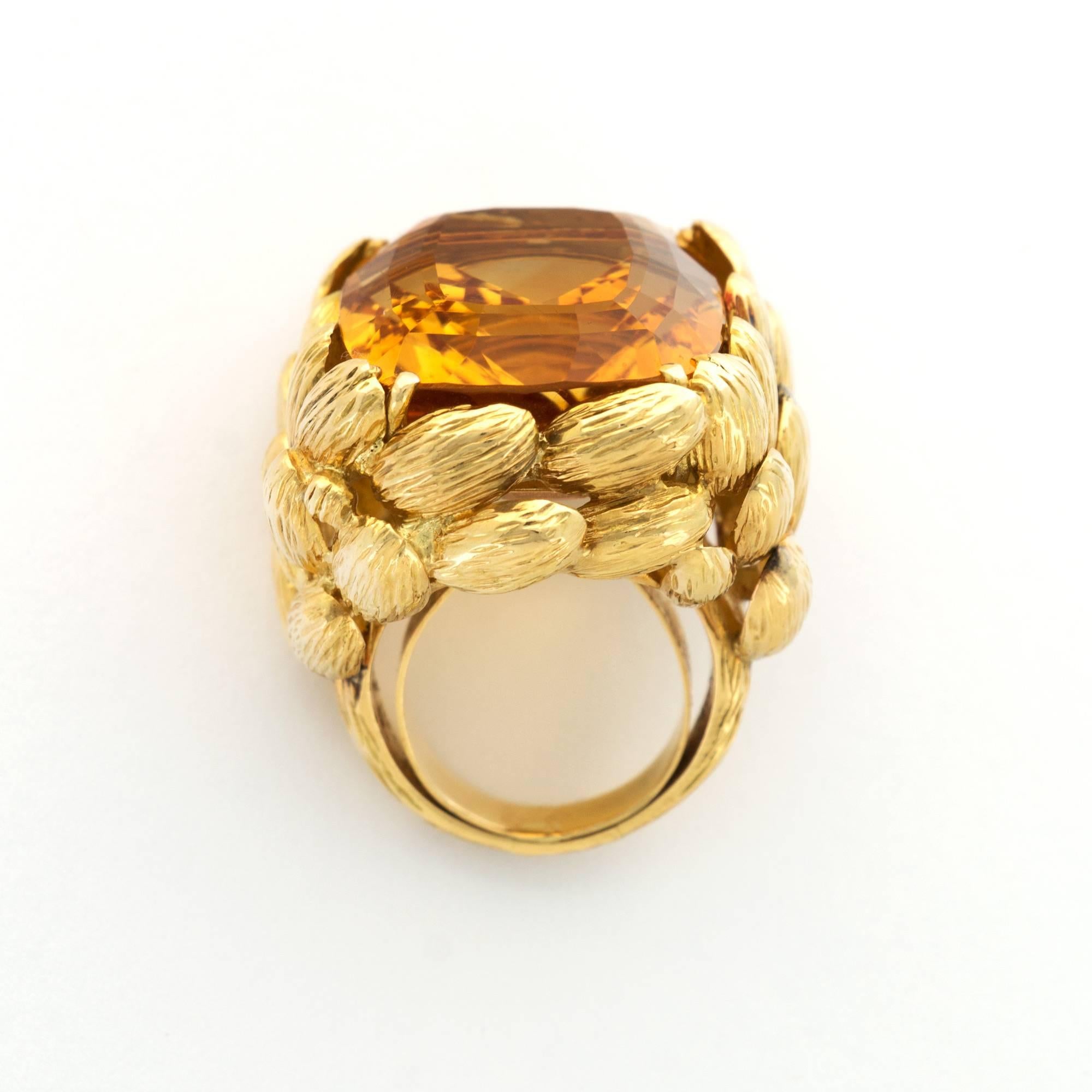 Women's or Men's Chaumet Paris 18 Karat Yellow Gold Citrine Ring For Sale