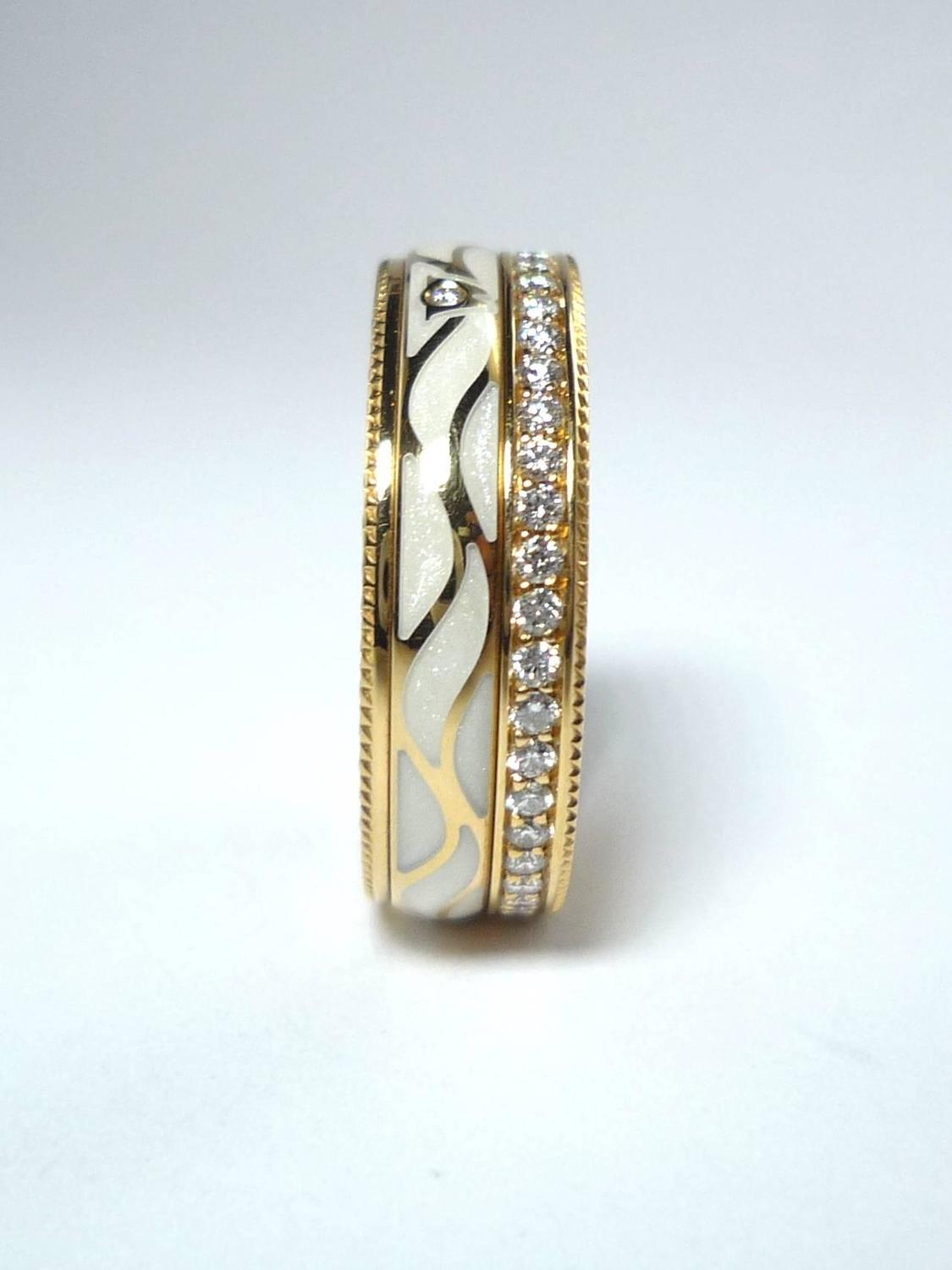 Wellendorff Enamel Diamond Gold "Golden Wings" Ring For Sale at 1stdibs