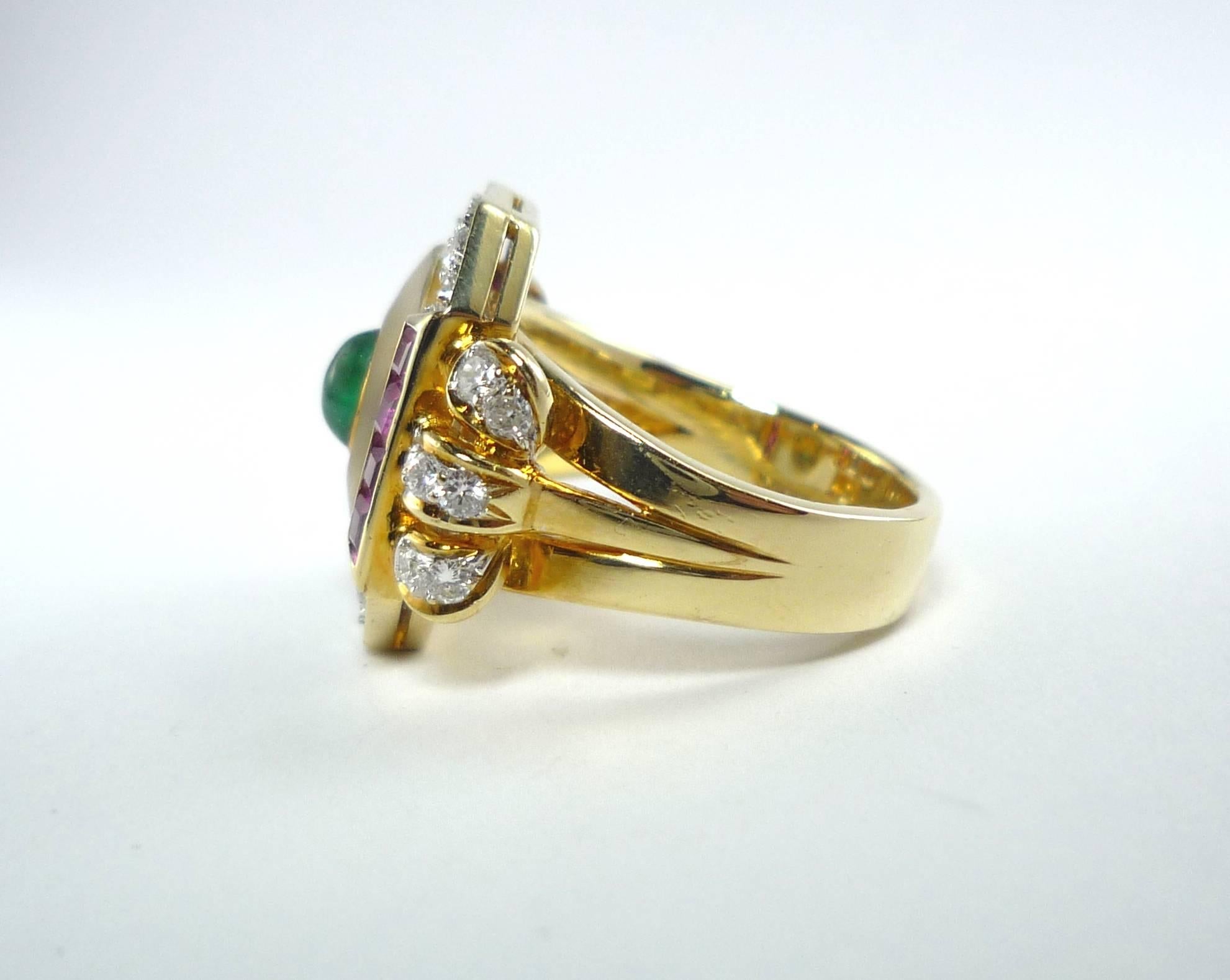 Rock Crystal Emerald White Diamond Ruby Yellow Gold Cocktail Ring In Excellent Condition In Frankfurt, DE