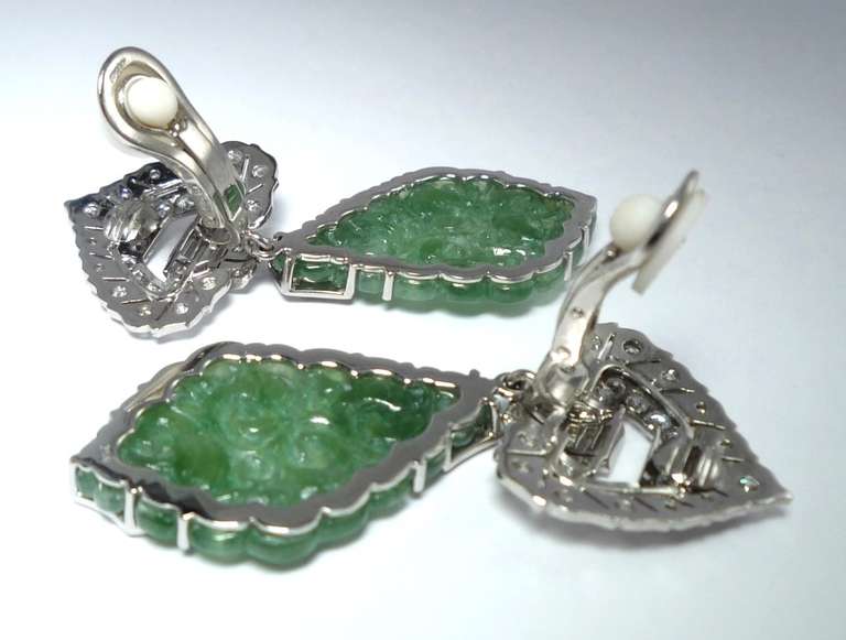 Jade Diamond Platinum Clip-on Drop Earrings In Excellent Condition In Frankfurt, DE