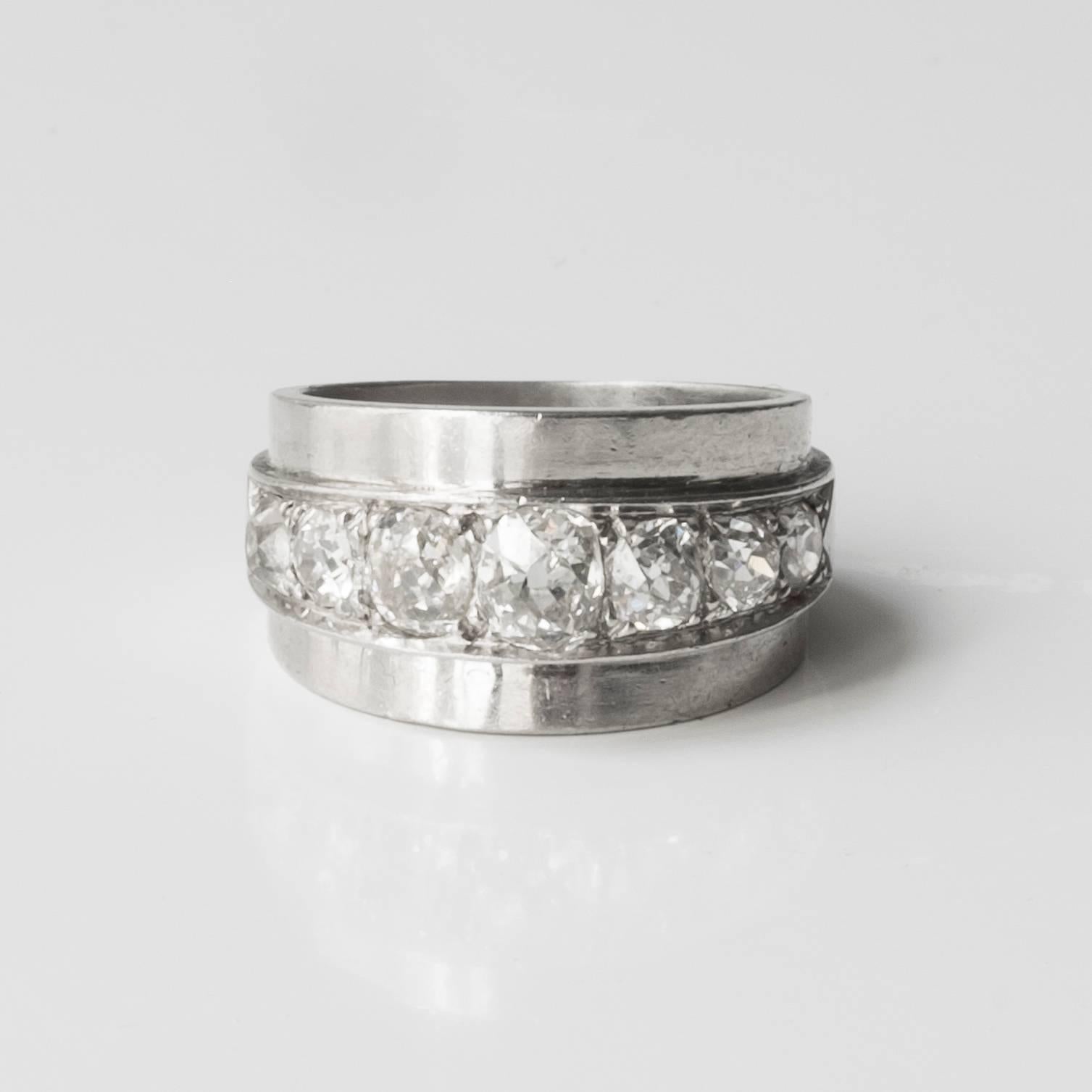 Art Deco 1930s Modernist Diamond Platinum  Ring  For Sale