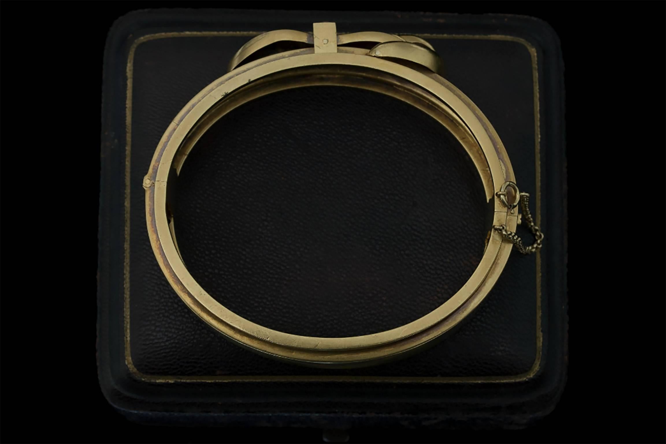 Late Victorian Gold Buckle Bangle Bracelet In Excellent Condition For Sale In New York, NY