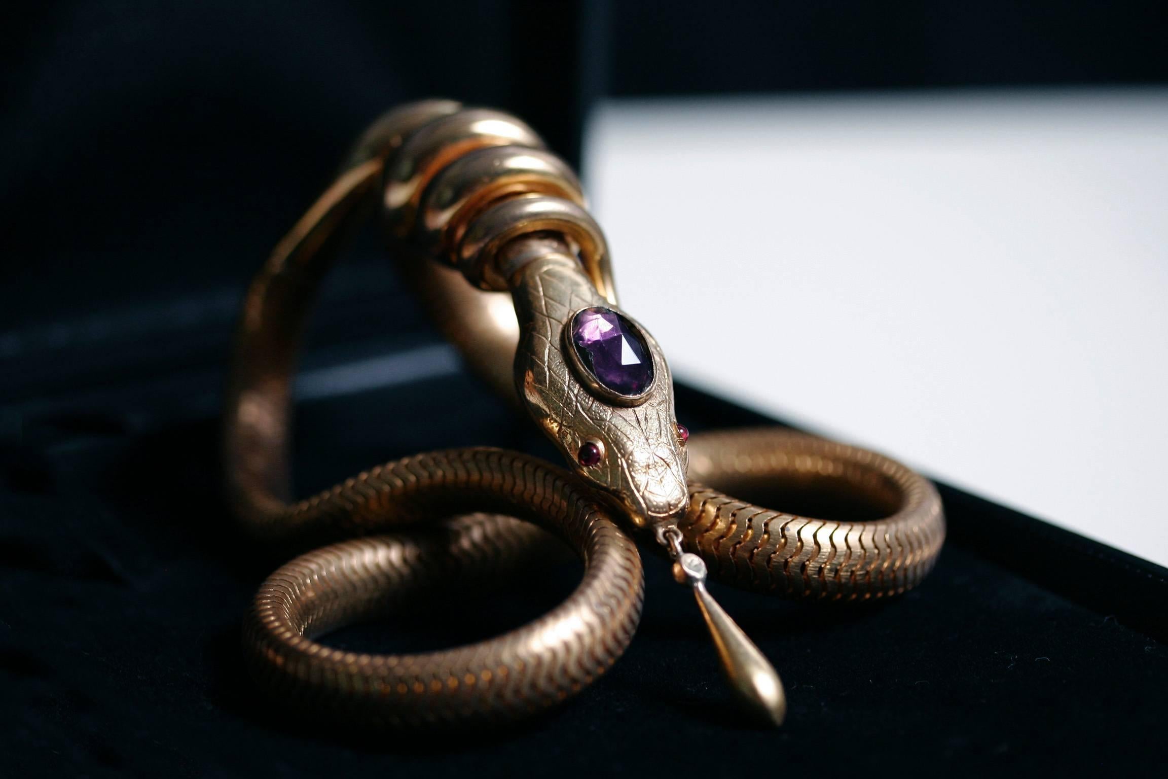 Women's Victorian Flexible Serpent Necklace For Sale