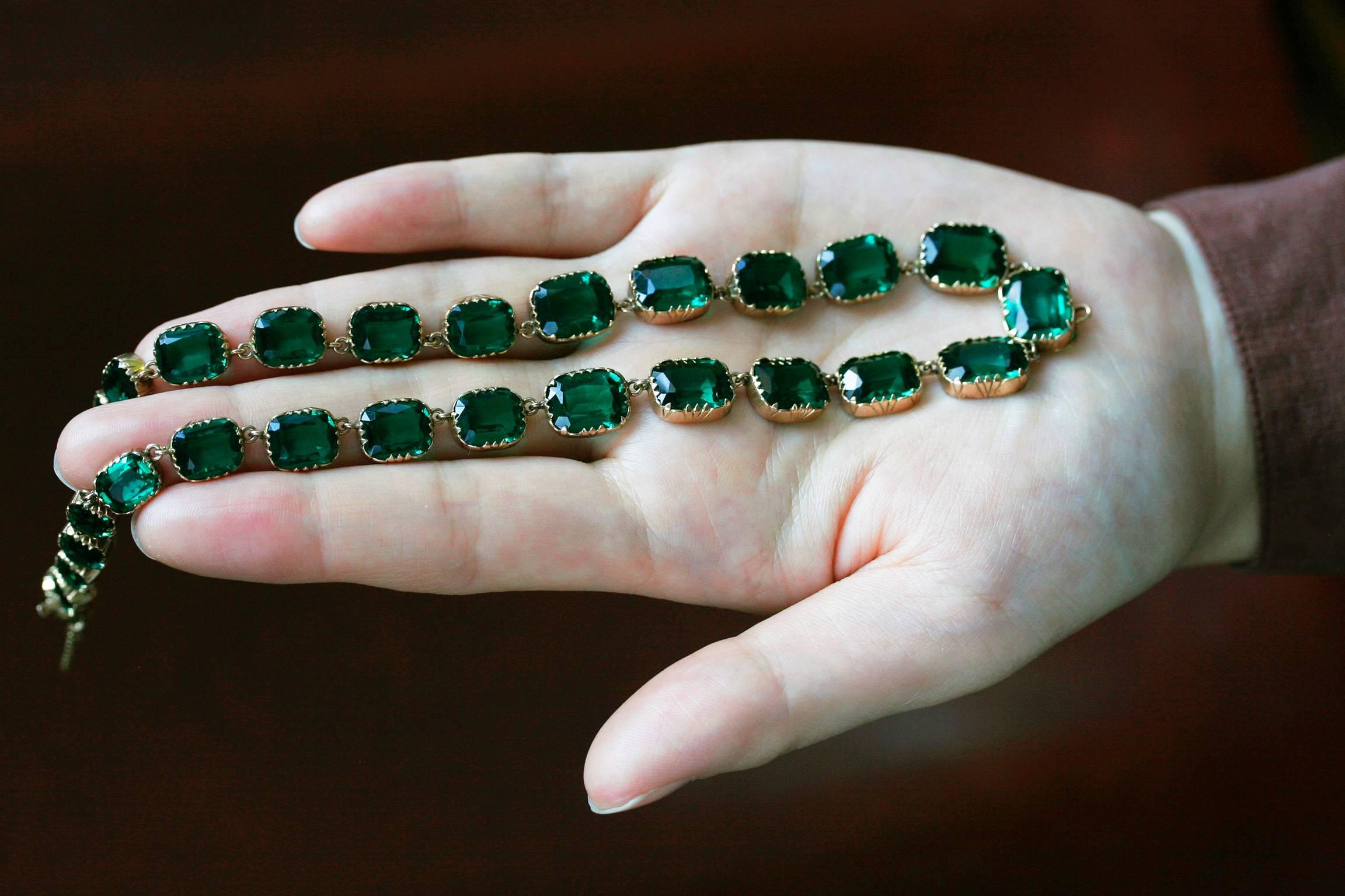 Georgian Green Emerald Paste Rivière Necklace In Excellent Condition For Sale In New York, NY