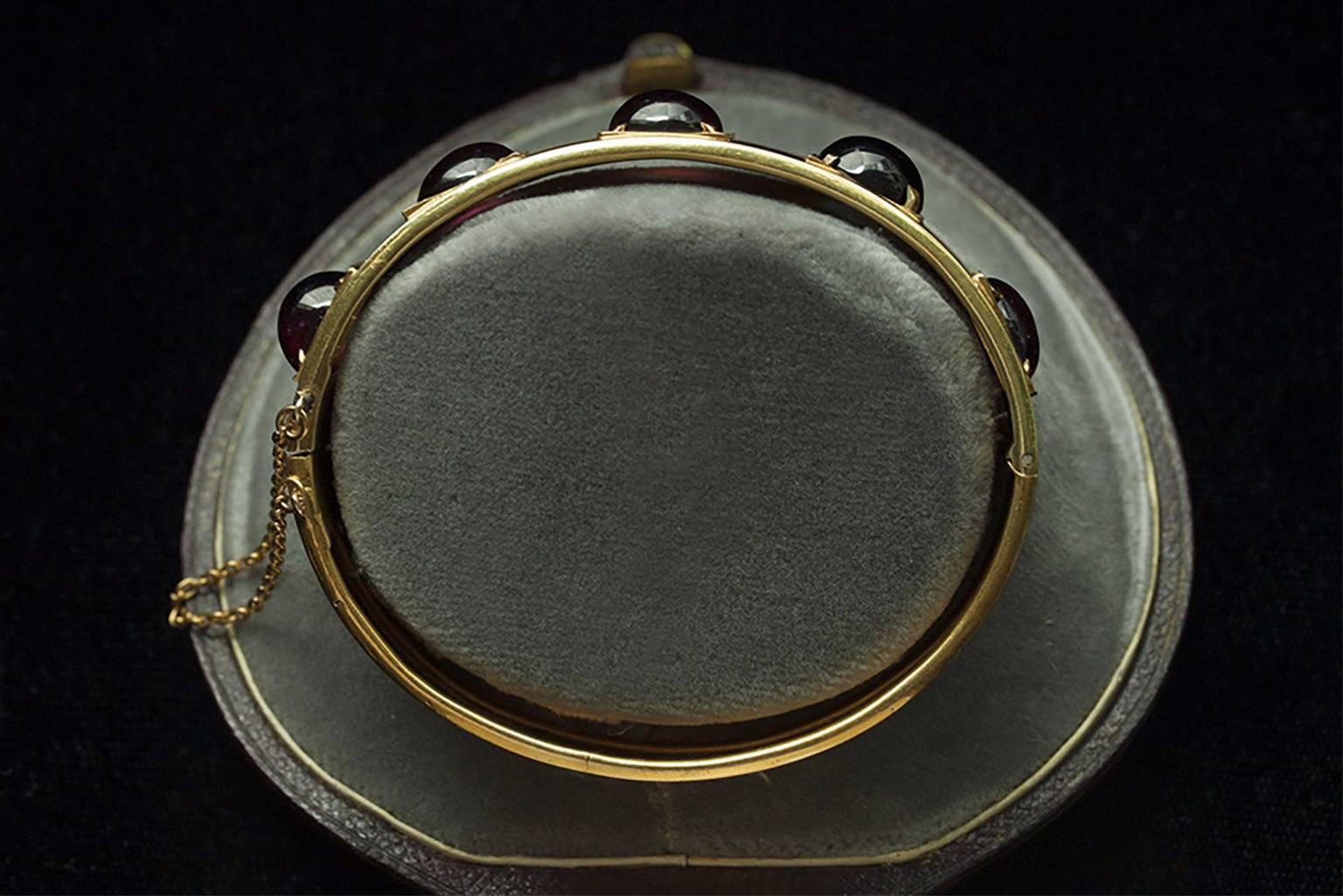 Women's Victorian Garnet Cabochon Gold Bangle Bracelet For Sale