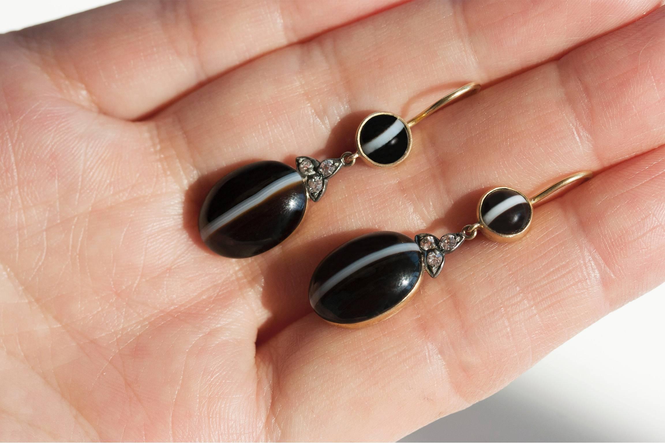Victorian Banded Agate and Diamond Drop Earrings In Excellent Condition For Sale In New York, NY