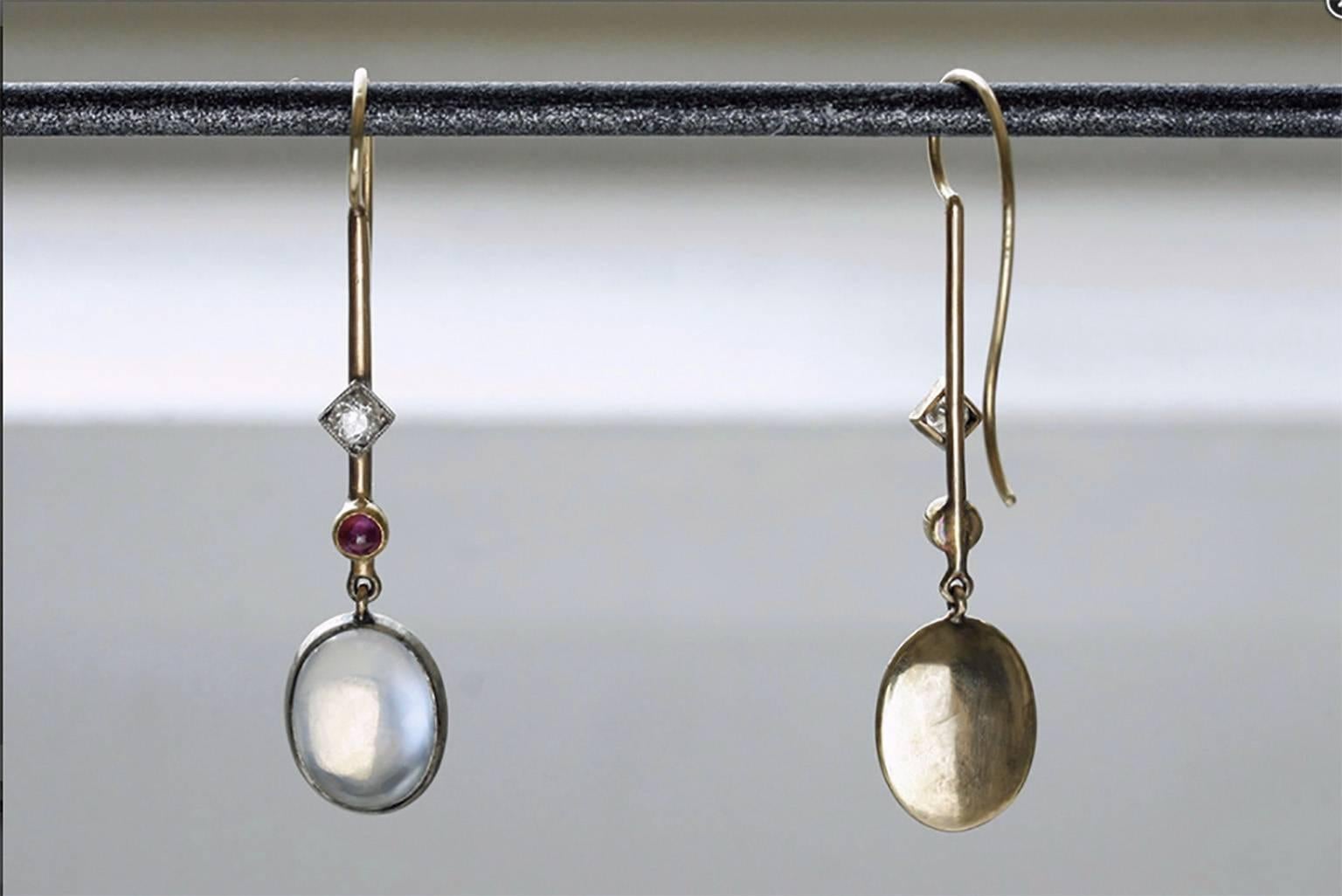 Edwardian 'Skate-Blade' Earrings with Moonstone, Diamond and Ruby In Excellent Condition For Sale In New York, NY