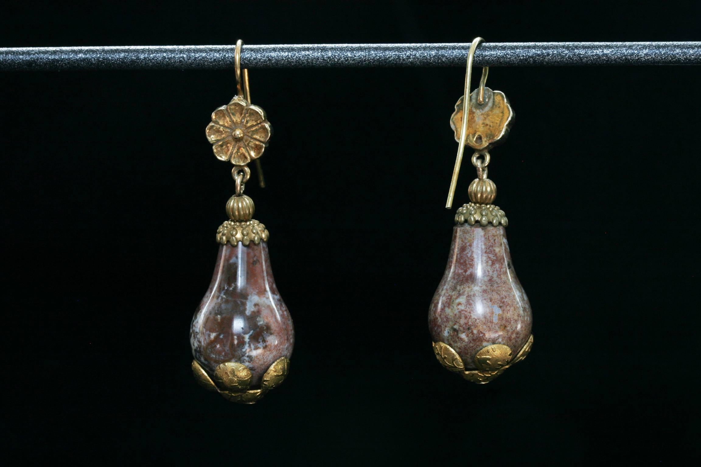 Antique Victorian Agate Drop Earrings In Good Condition For Sale In New York, NY