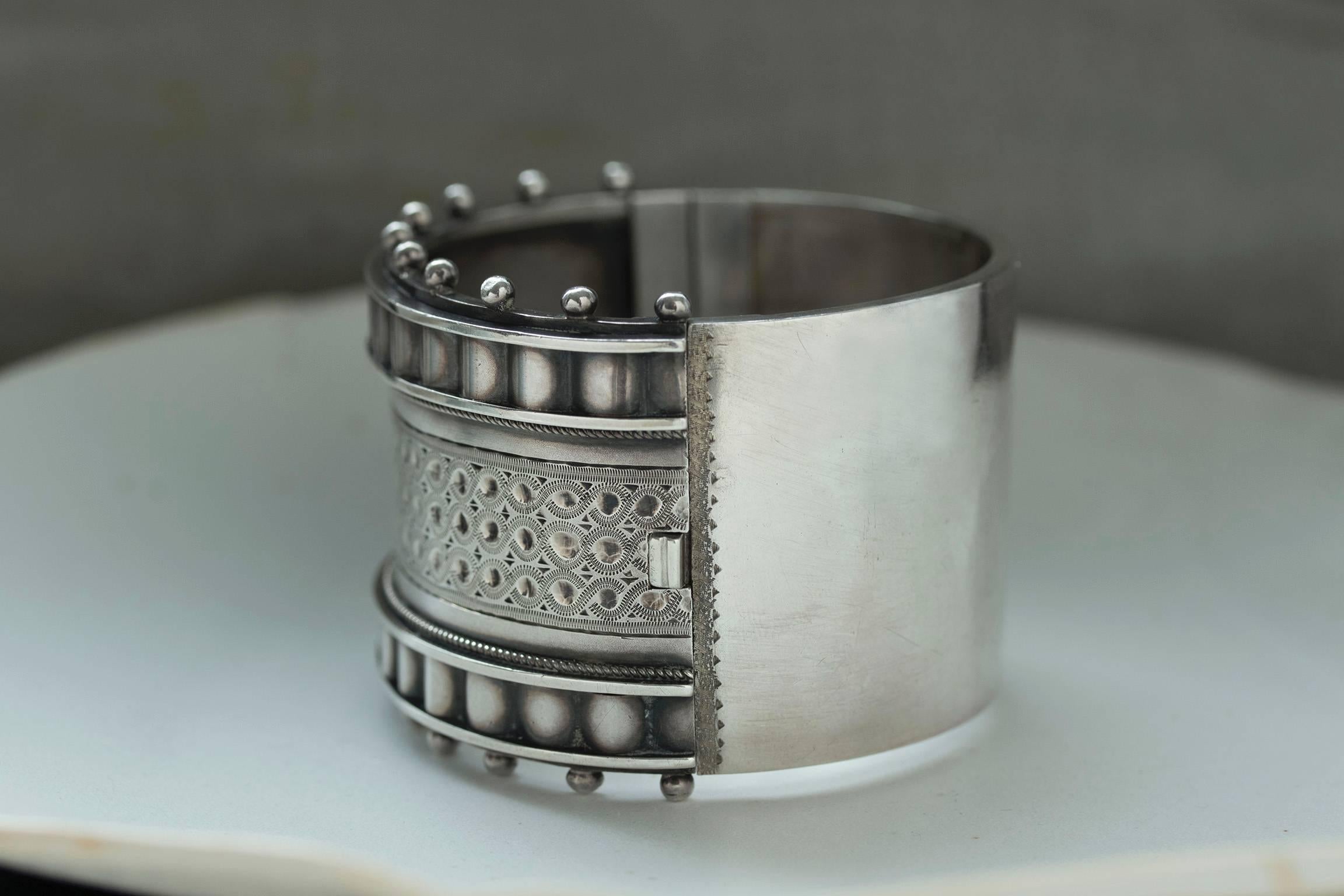Victorian Extra Wide Sterling Silver Bangle In Excellent Condition For Sale In New York, NY