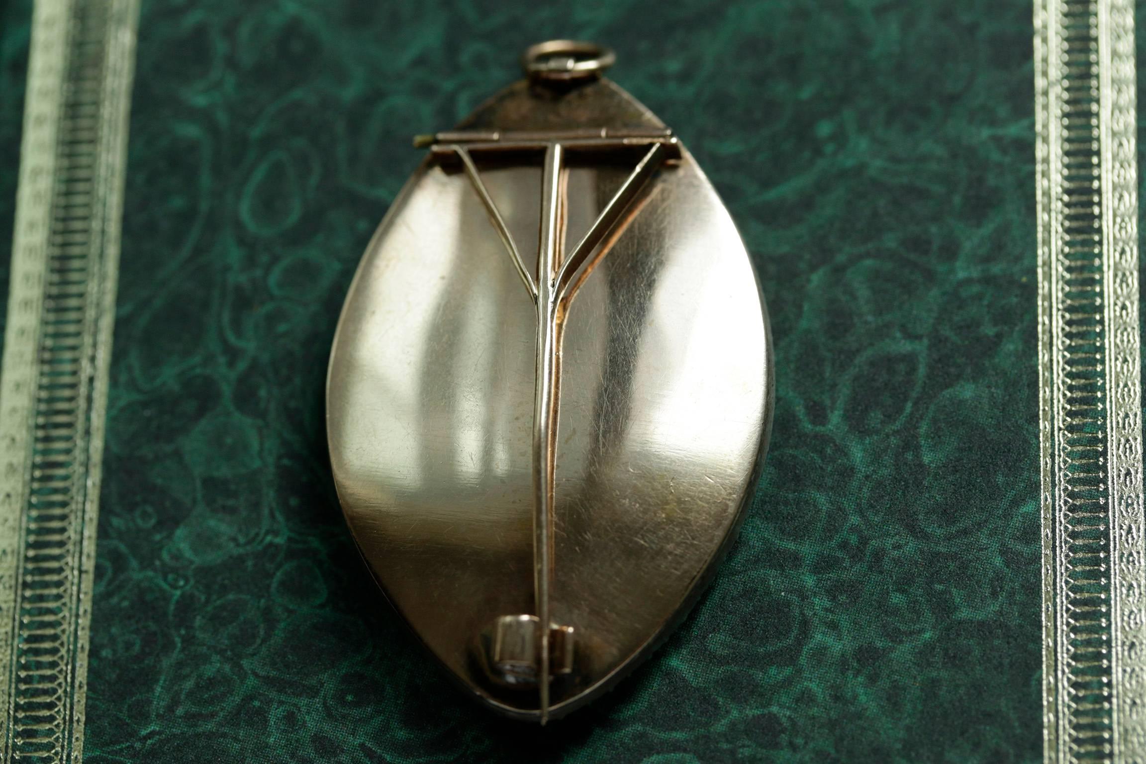 Large Georgian Sepia Miniature Pin/Pendant In Excellent Condition For Sale In New York, NY