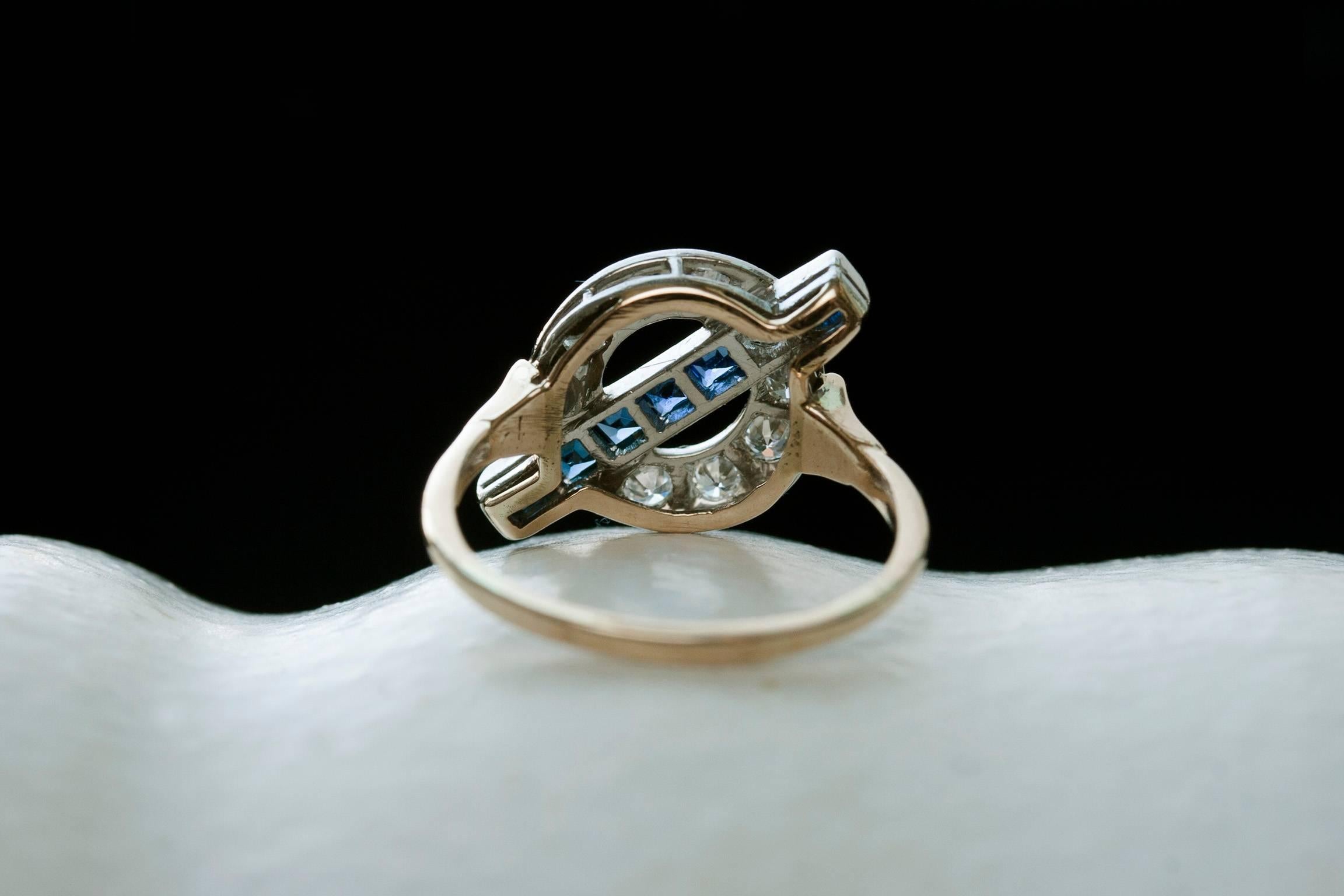 Art Deco Diamond and Sapphire Ring In Excellent Condition For Sale In New York, NY