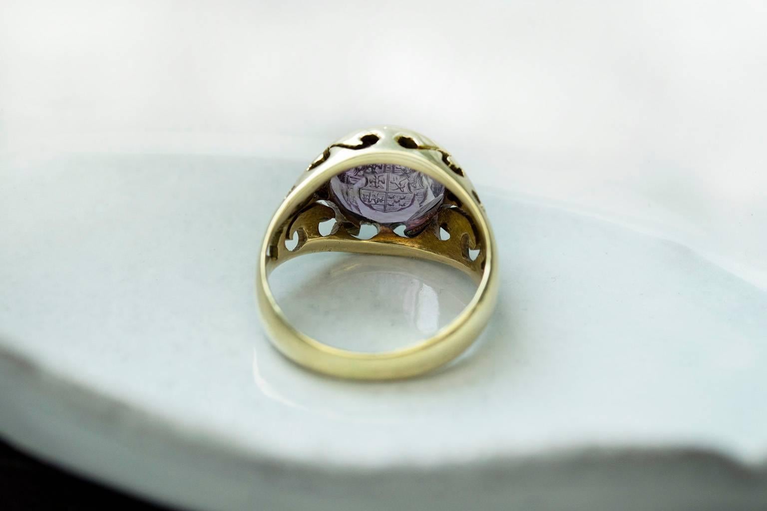 Edwardian Amethyst Crest Intaglio Ring In Excellent Condition For Sale In New York, NY