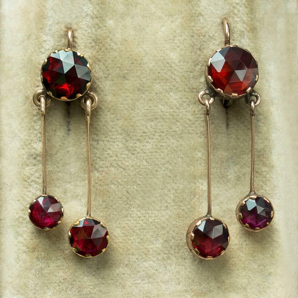 Late 19th Century Perpignan Garnet Earrings In Good Condition For Sale In New York, NY