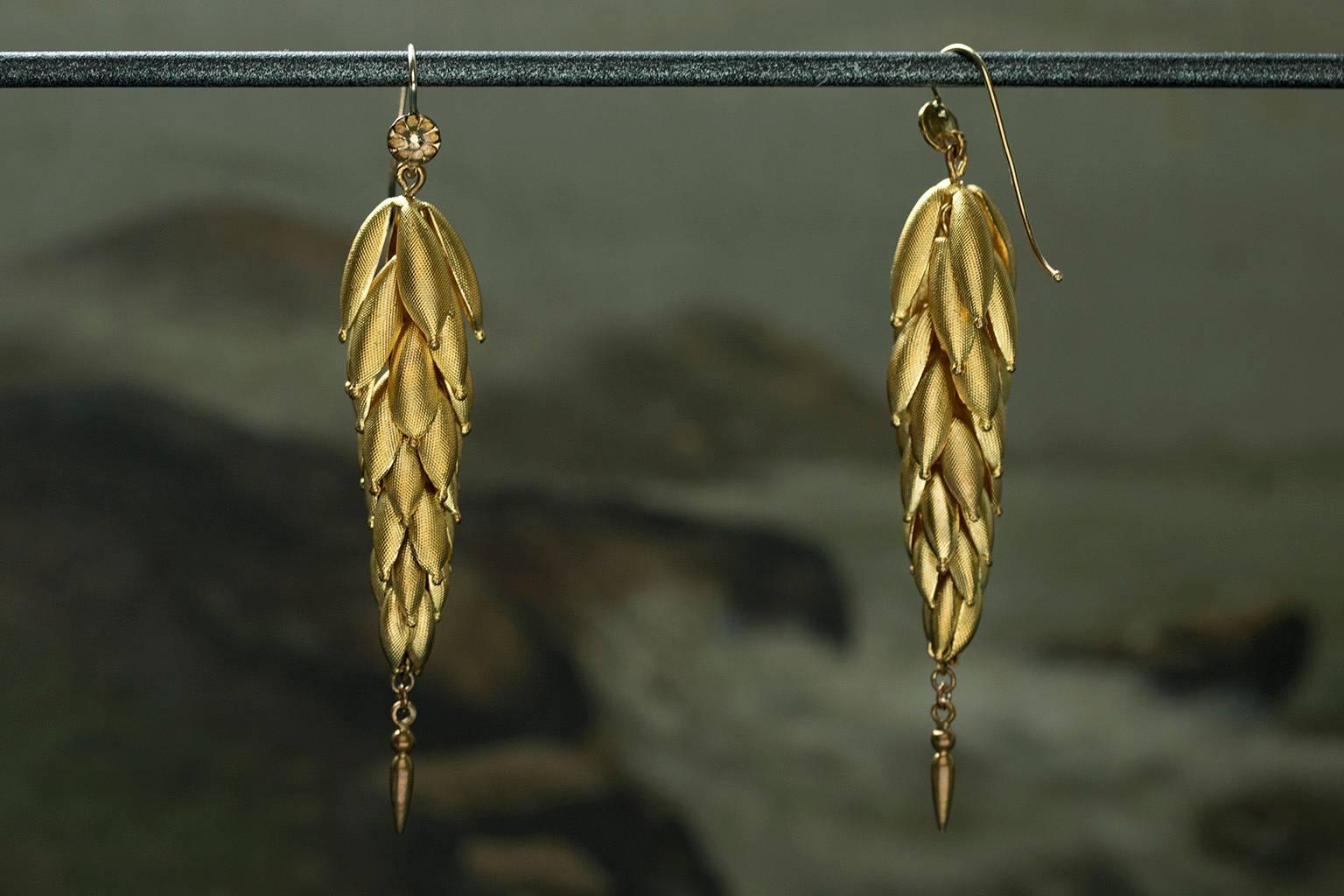 Victorian Pinchbeck Drop Earrings In Excellent Condition For Sale In New York, NY