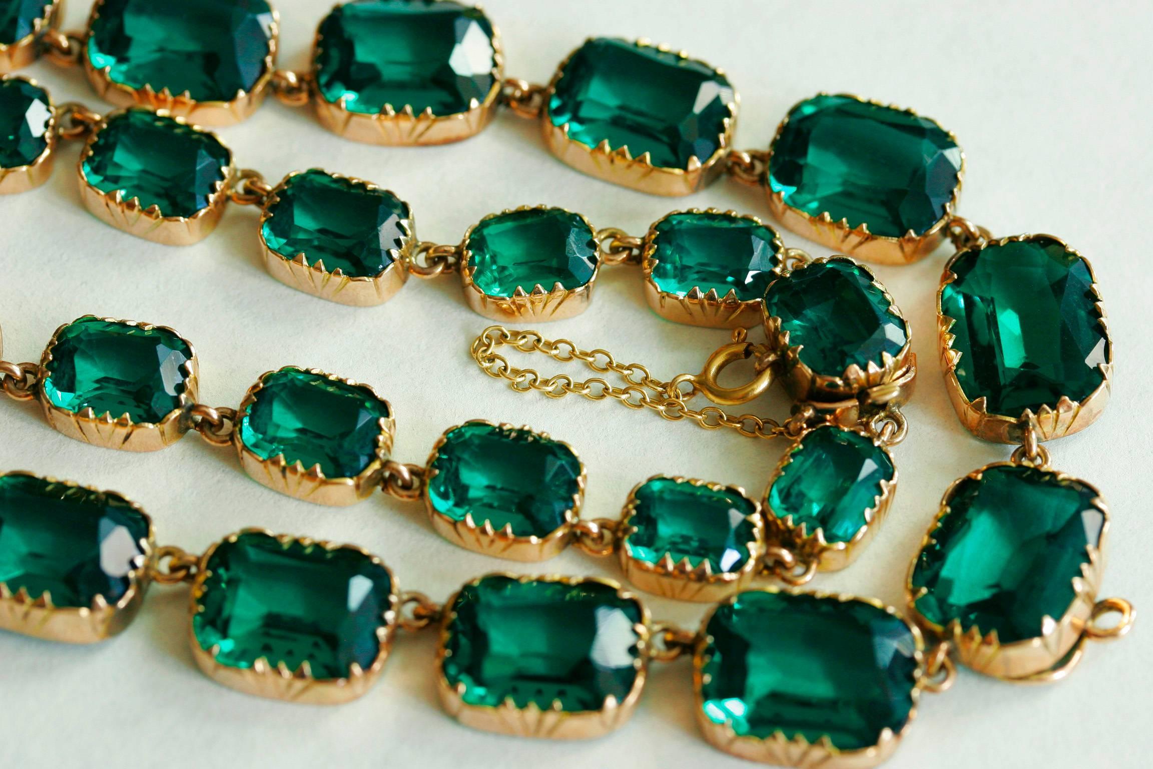 Women's Georgian Green Emerald Paste Rivière Necklace For Sale
