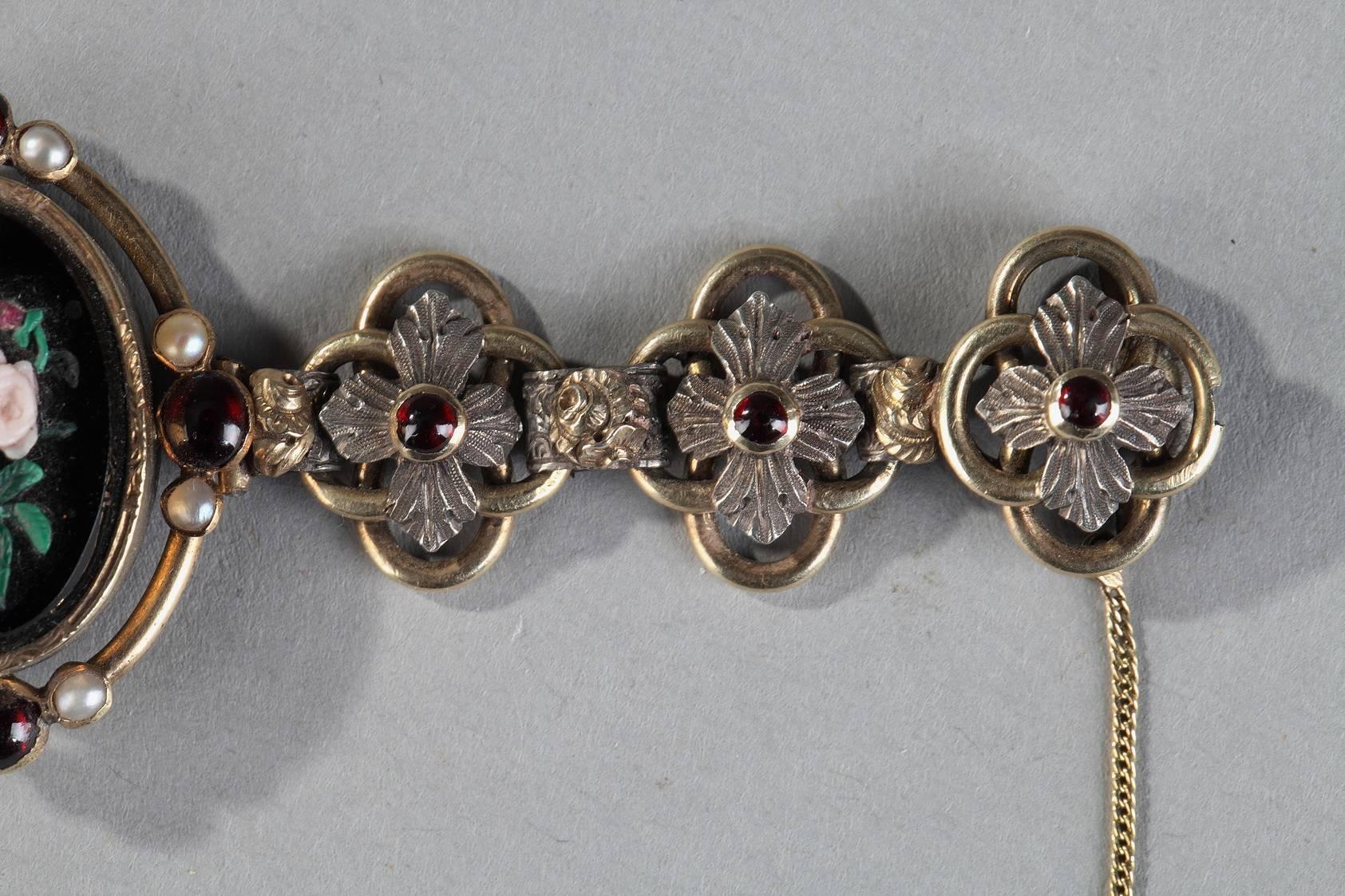 Mid-19th Century Silver-Gilt Bracelet with Micromosaic Medallions For Sale 4