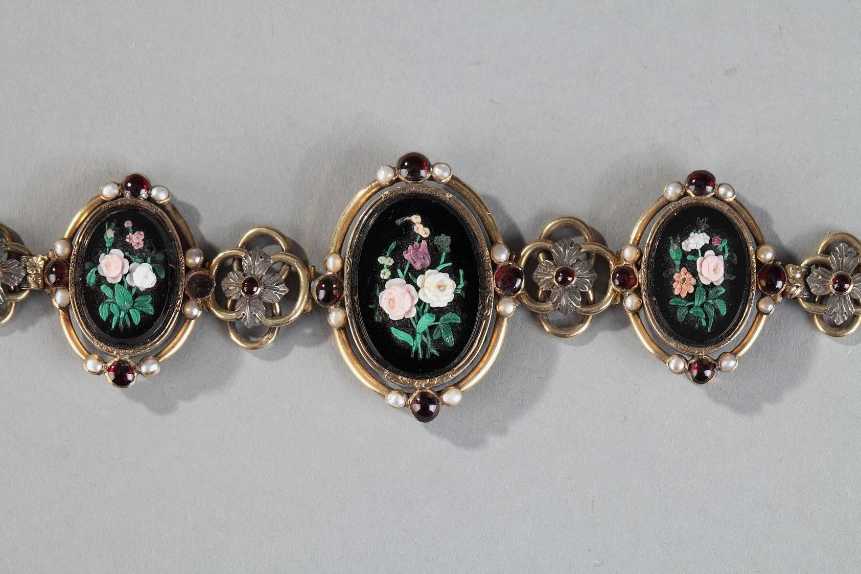 Women's Mid-19th Century Silver-Gilt Bracelet with Micromosaic Medallions For Sale