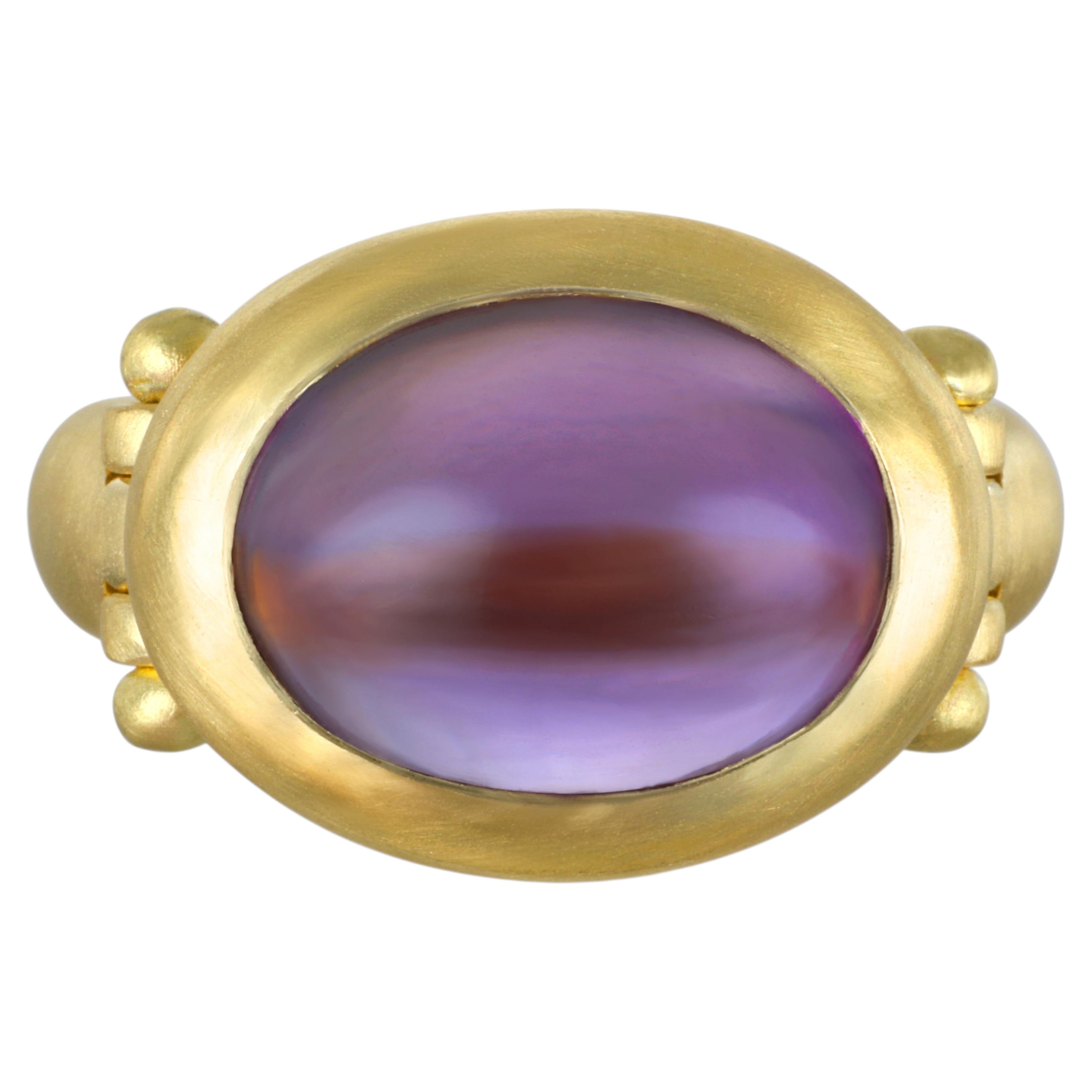 Anillo biselado de amatista de oro de 18 quilates Faye Kim, 7,5 quilates, EE.UU. en venta
