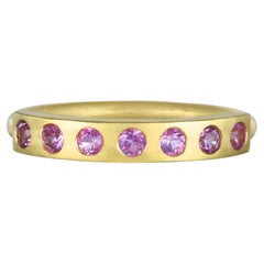 Anillo de barra bruñida de zafiro rosa de oro de 18 quilates Faye Kim