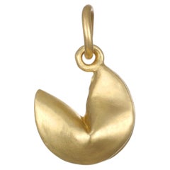 Colgante de galleta de la fortuna de oro de 18 quilates Faye Kim, unisex, EE.UU., nuevo