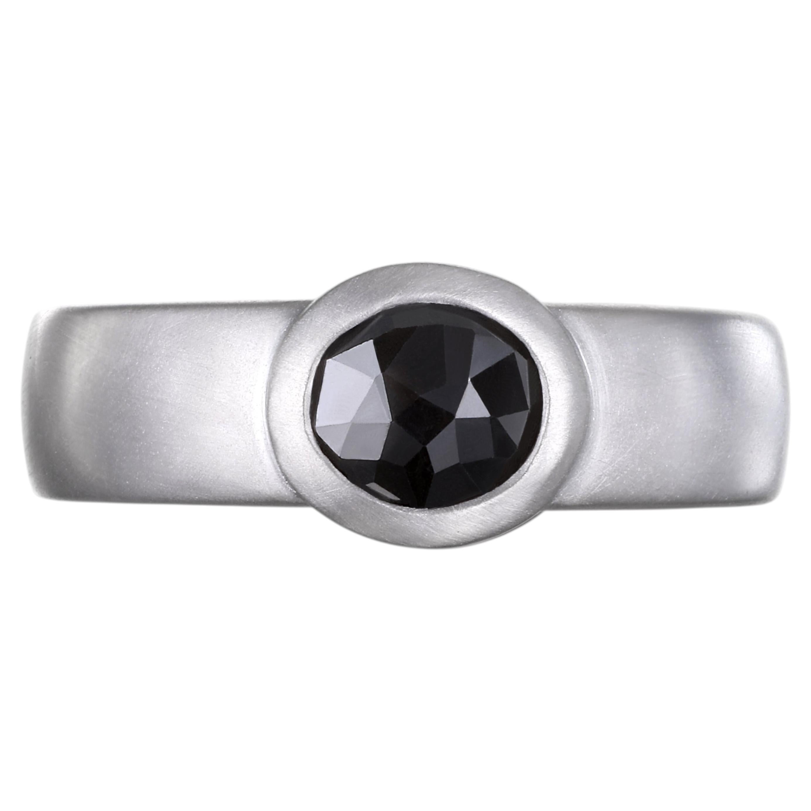 Faye Kim Platin Oval Schwarzer Diamant Ring, .82ct, Größe 6.75