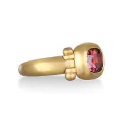 Faye Kim 22 Karat Gold 2.10 Carat Red-Orange Sapphire Hinged Ring, Size 7.5
