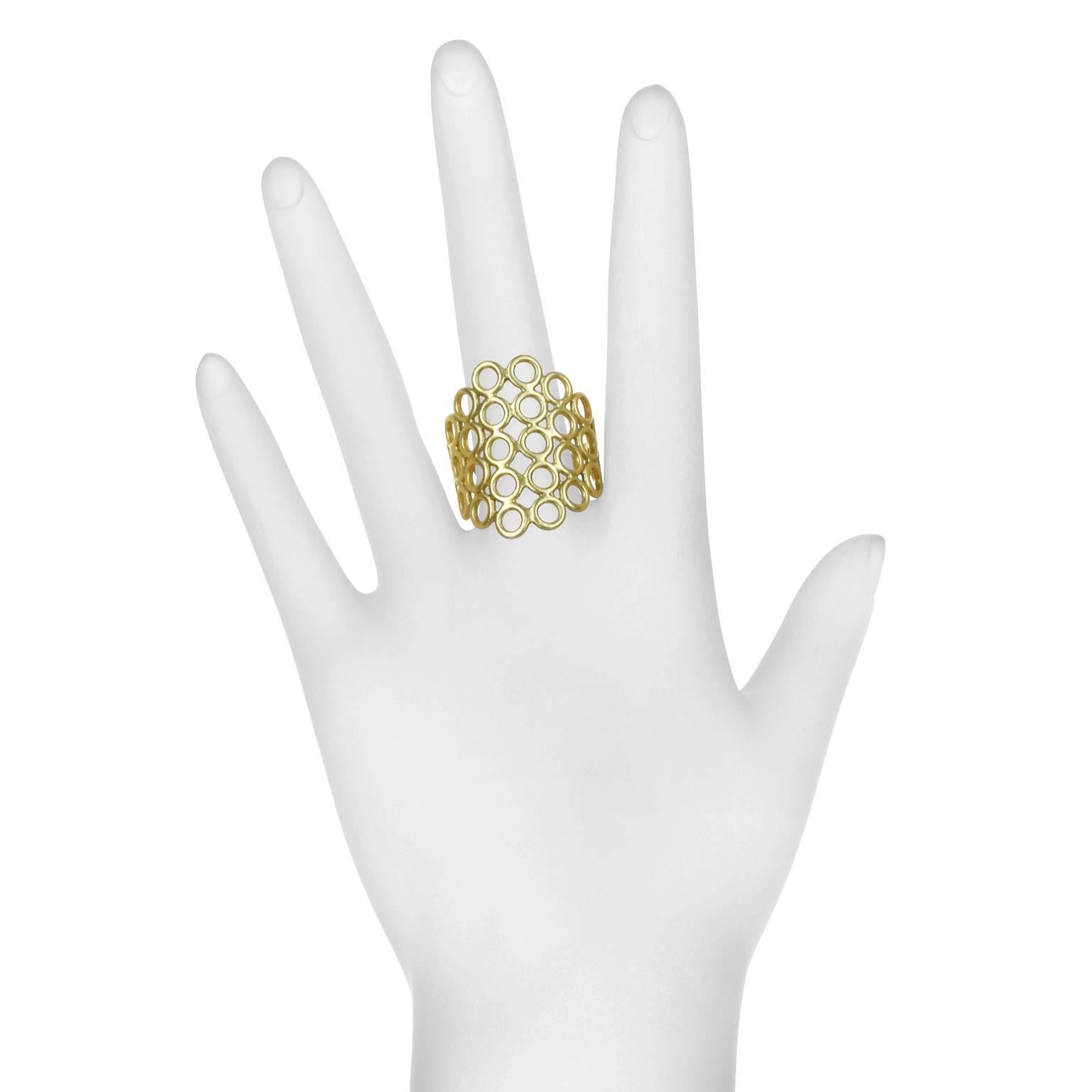 Faye Kim 18 Karat Gold Mesh Ring In New Condition For Sale In Westport, CT