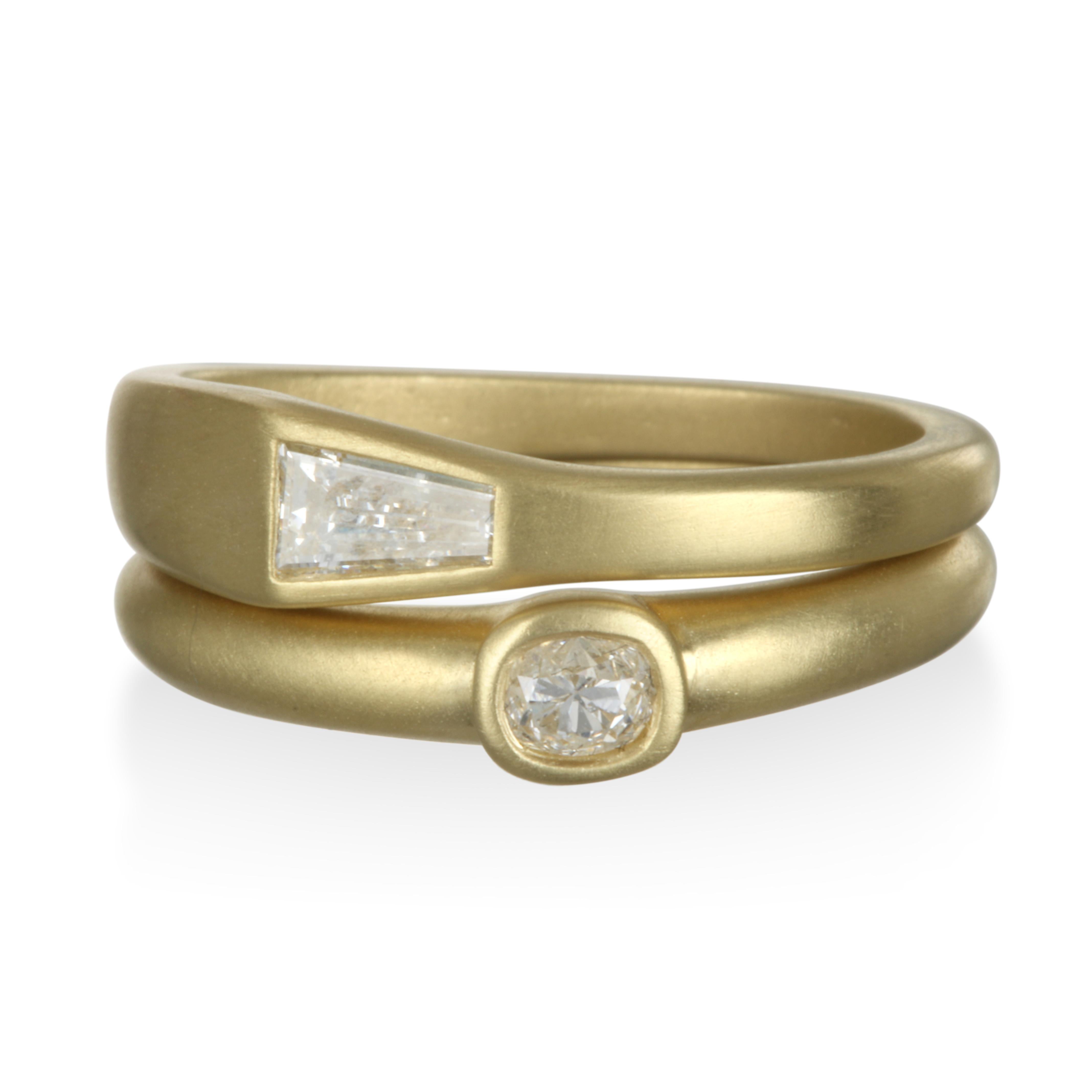 18 Karat spitz zulaufender Baguette-Diamant-Ring von Kim, 18 Karat (Moderne) im Angebot