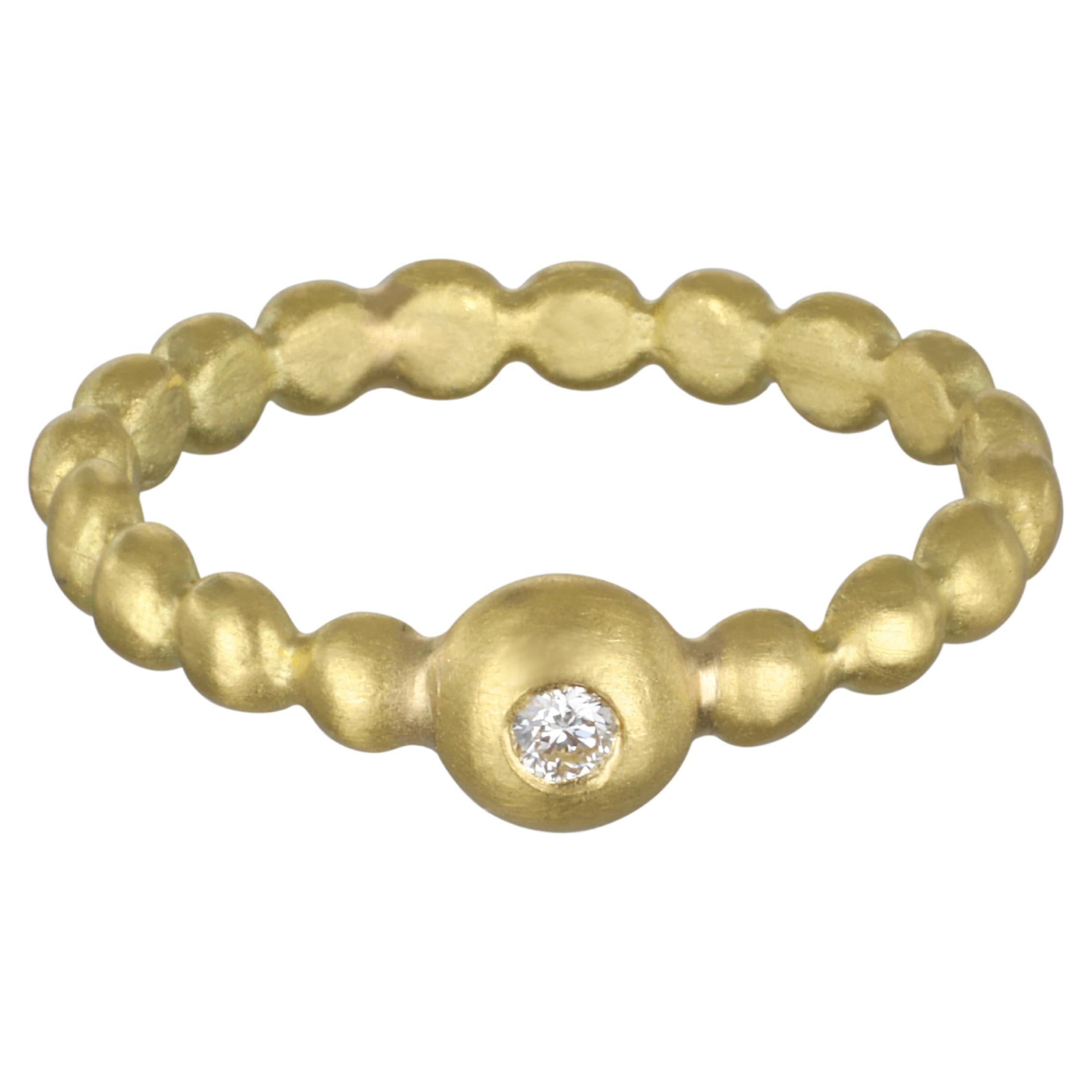 Faye Kim Bague empilable en or 18 carats avec perles de diamants en vente