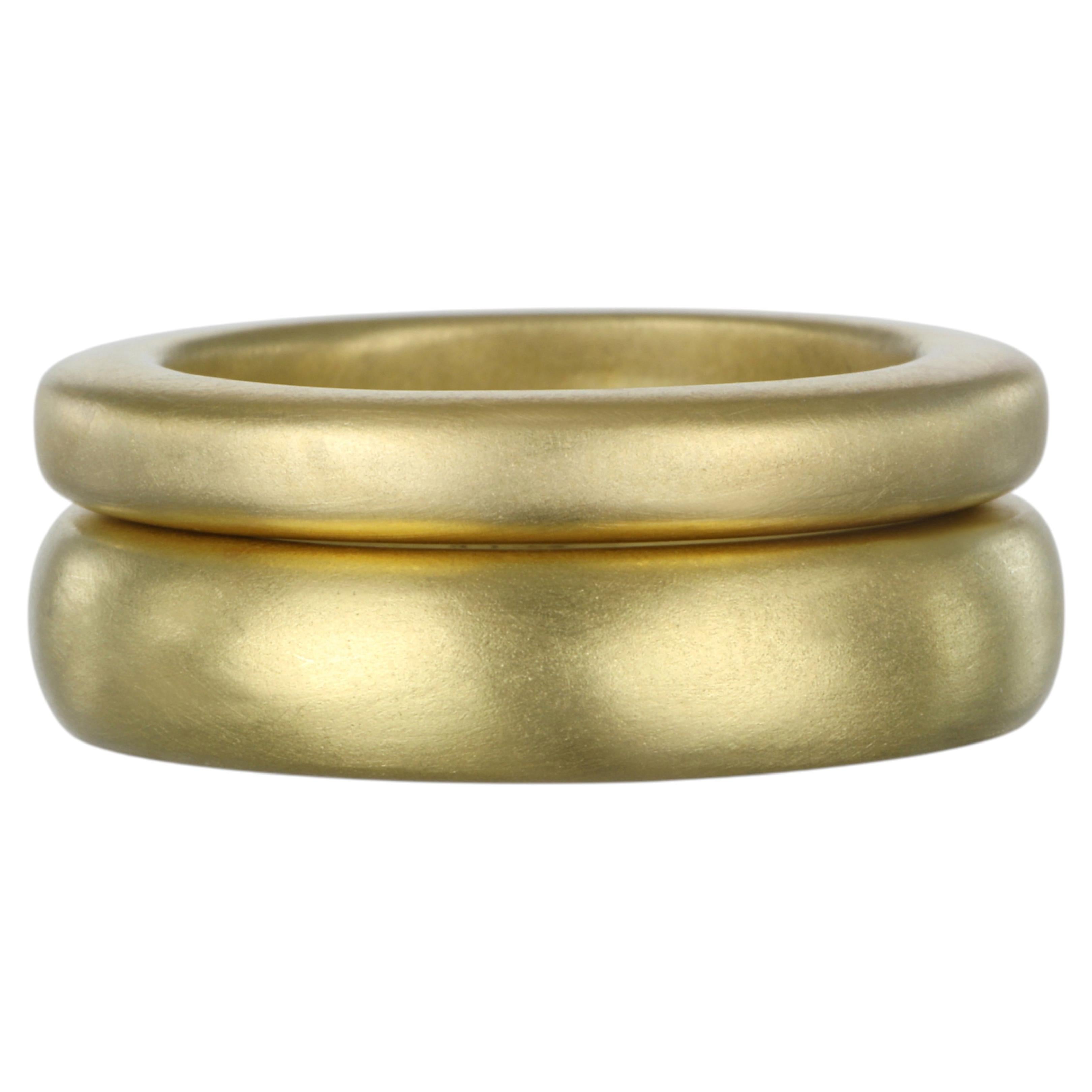 Faye Kim 18 Karat Gold Square Stack Band Rings, Size 7