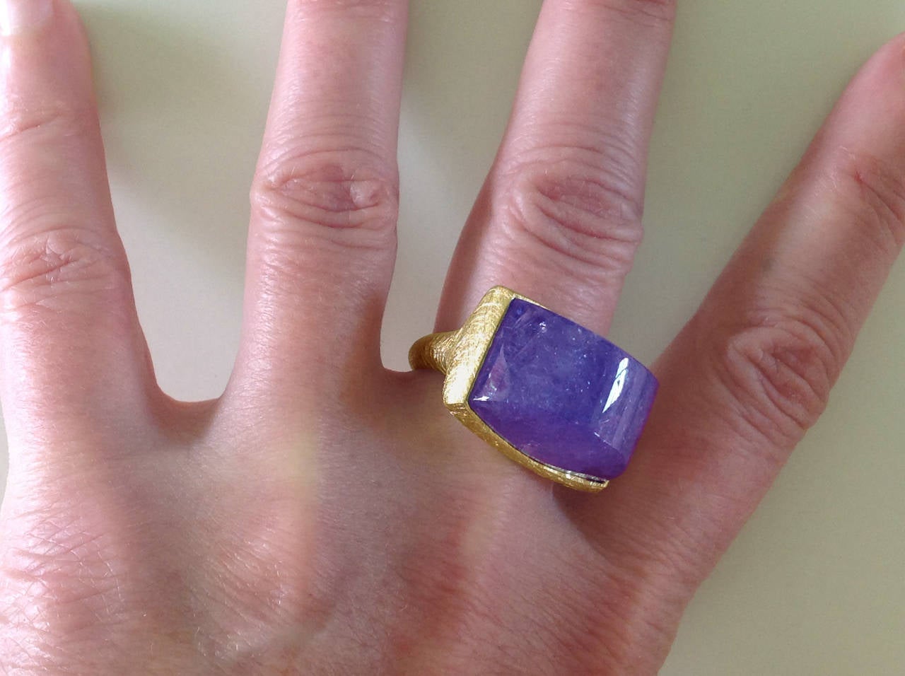 Dalben One of a Kind Tanzanite Scratch Engraved Gold Ring 4