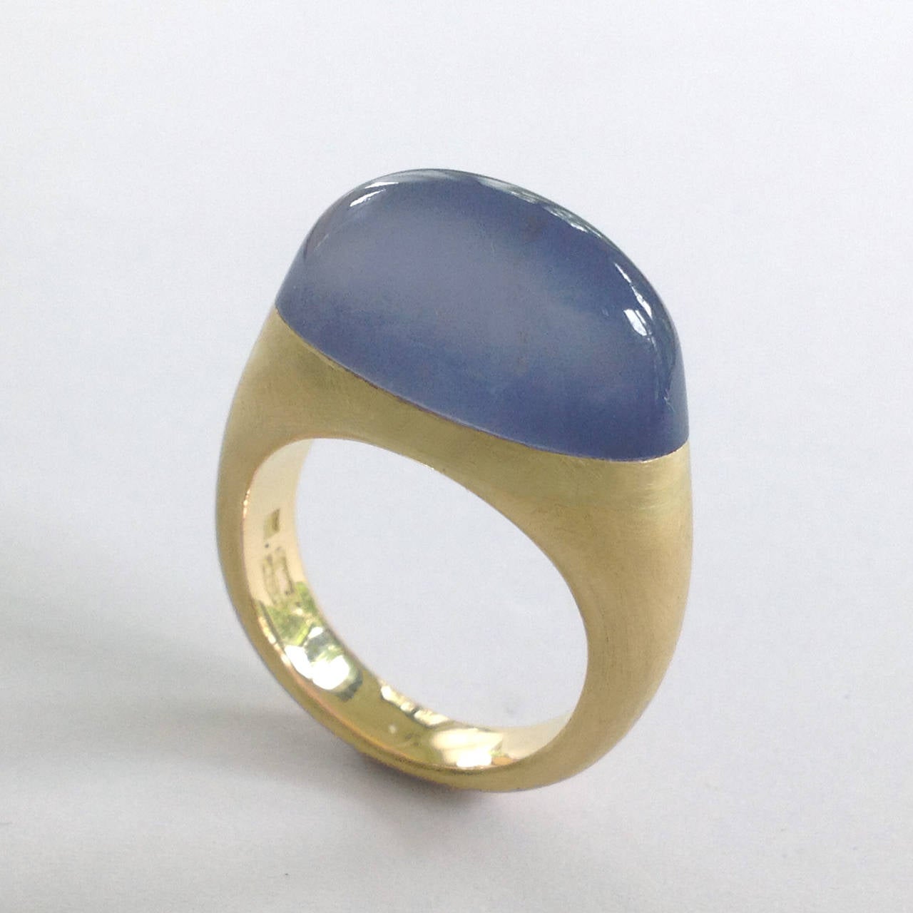 Dalben Namibian Chalcedony Gold Ring In New Condition In Como, IT
