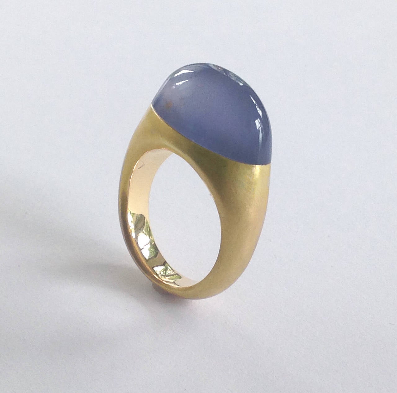 Contemporary Dalben Namibian Chalcedony Gold Ring