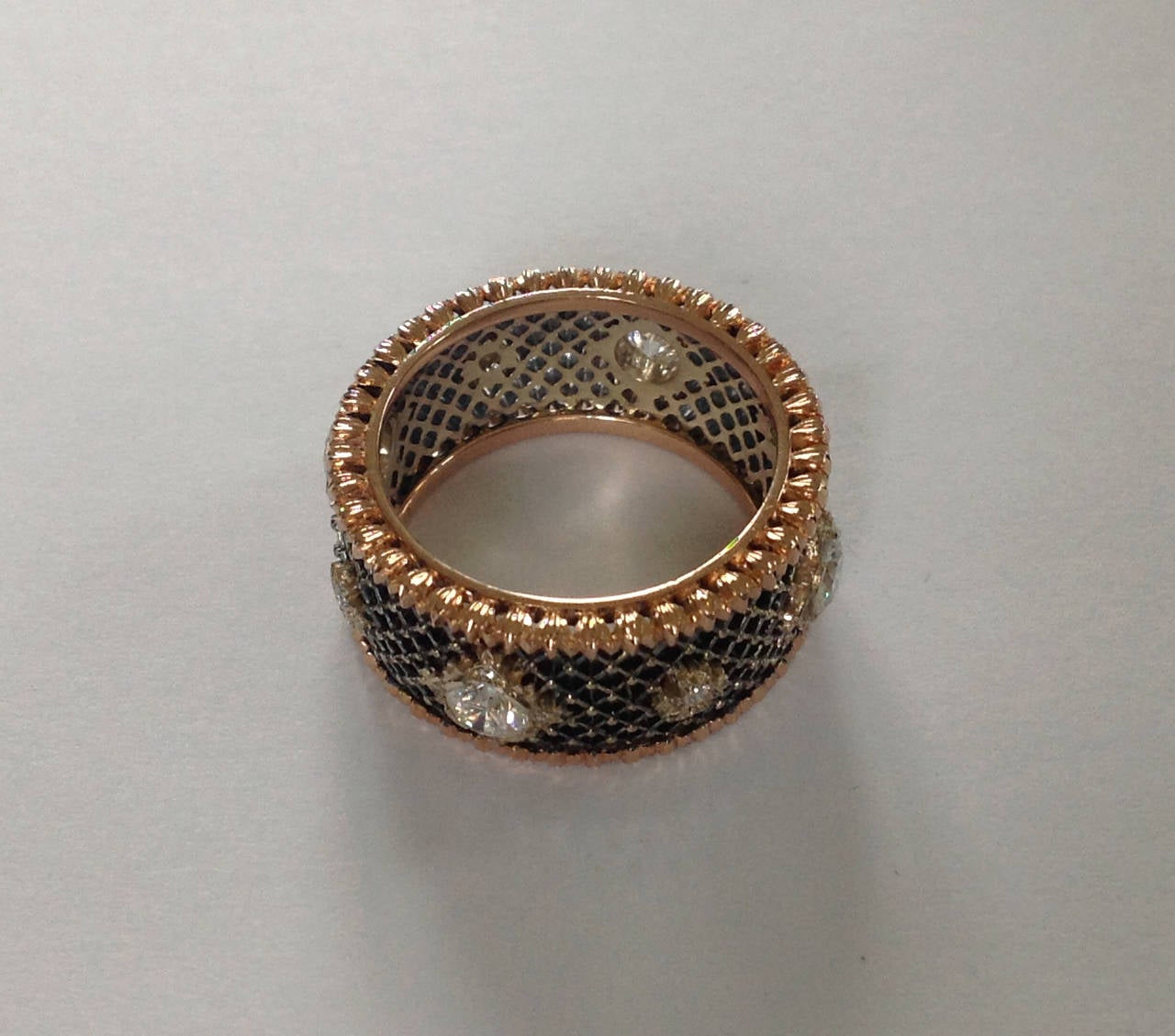 Bague ajourée en or avec diamants Dalben en vente 1