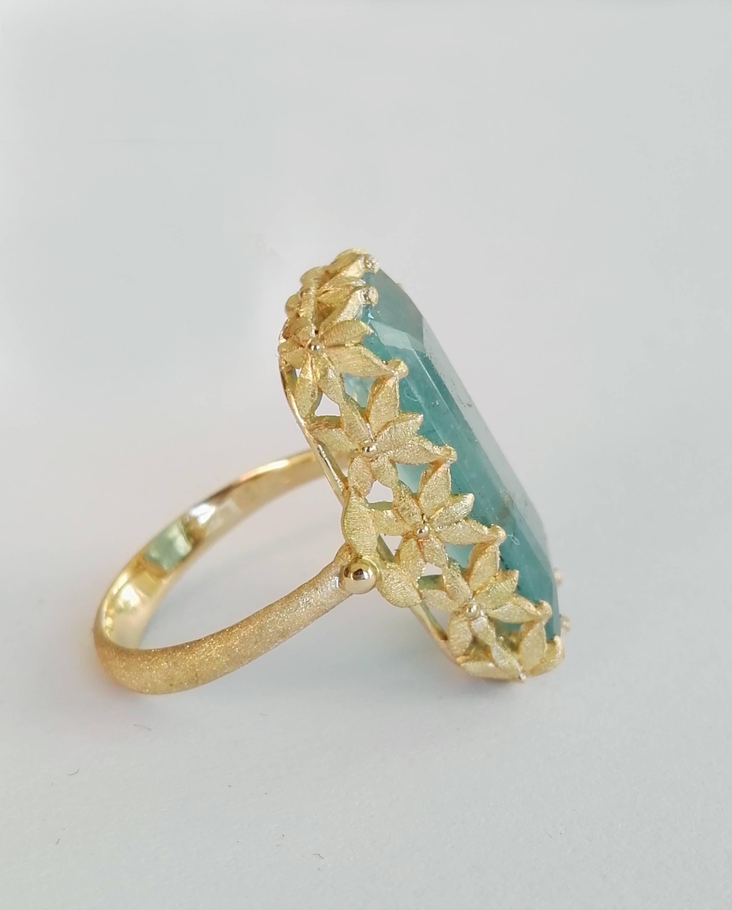 Contemporary Dalben Rectangular Aquamarine Gold Ring