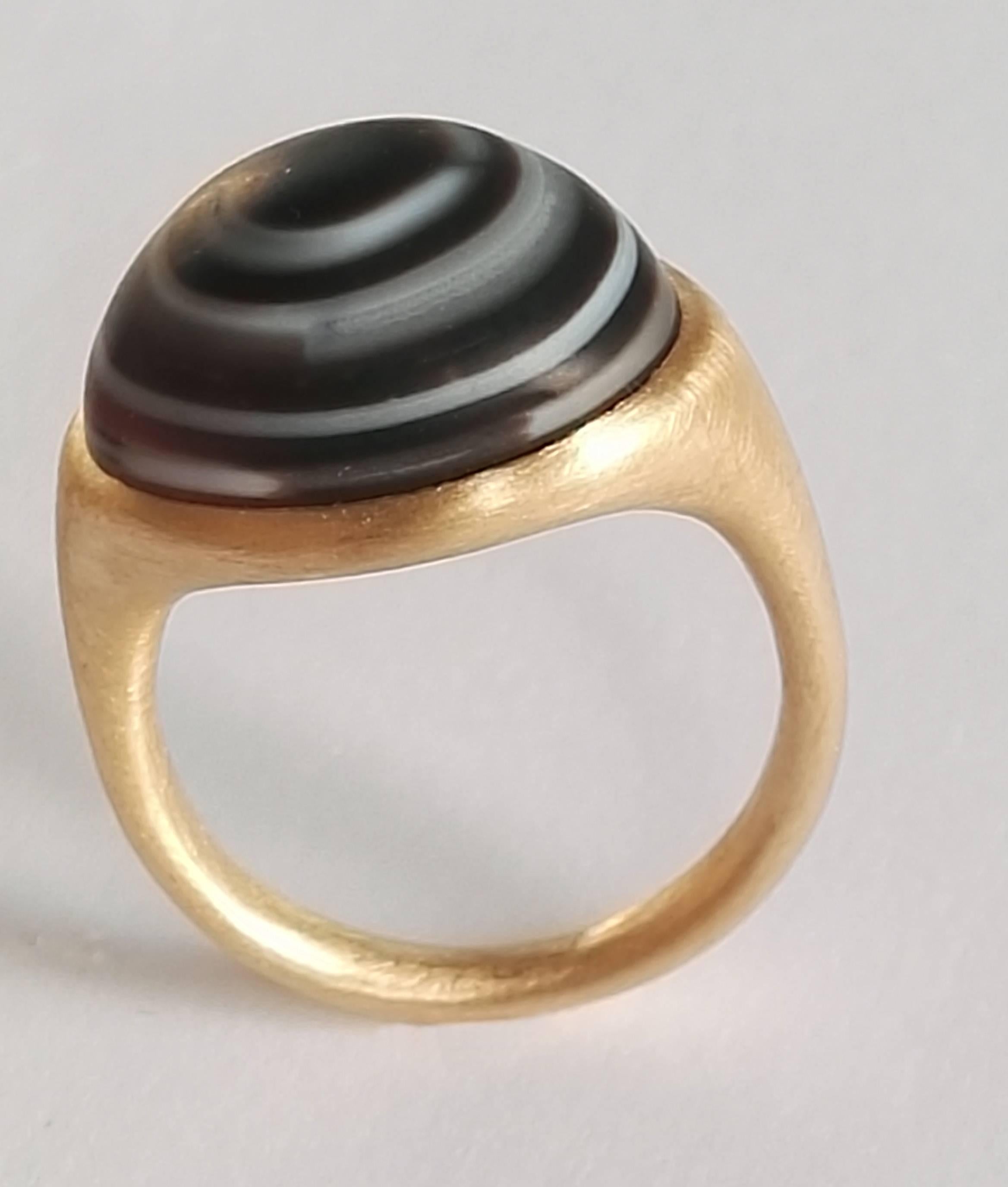 Cabochon Dalben Unisex Banded Agate Gold Ring For Sale