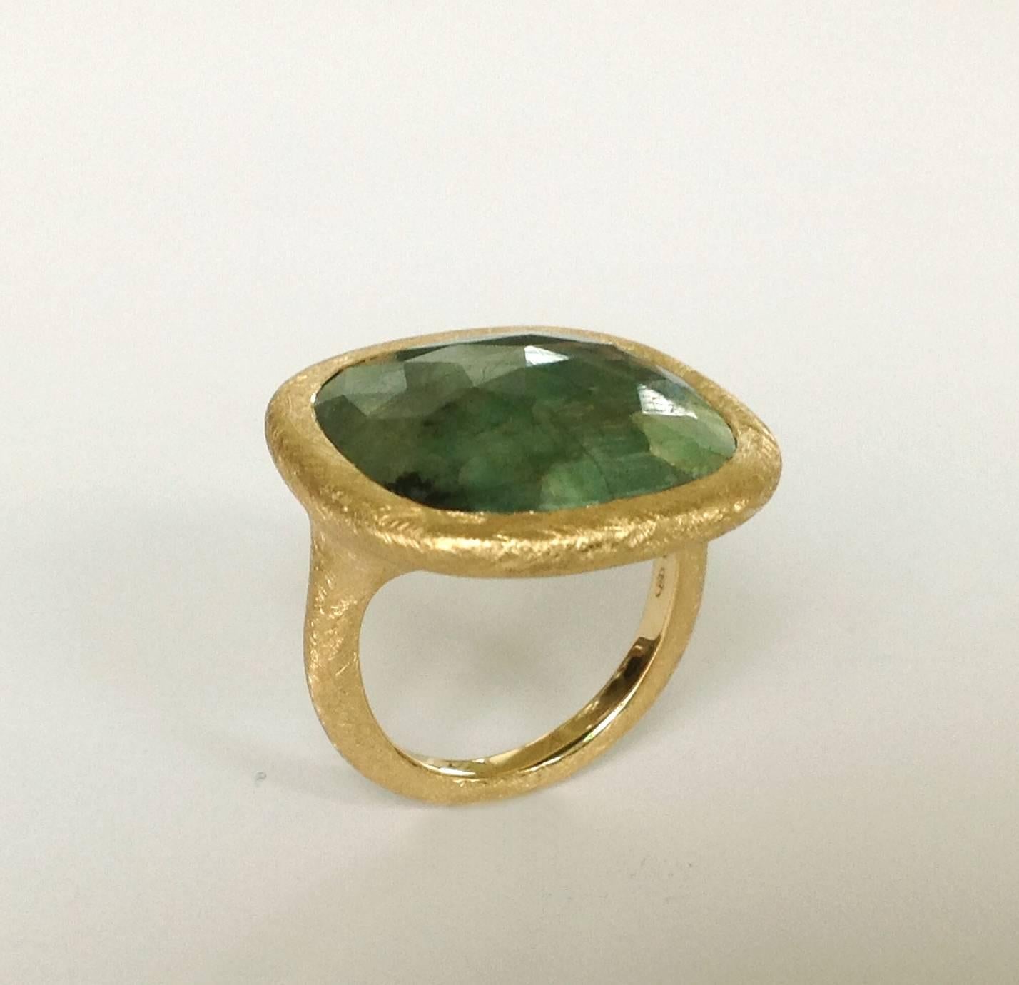 Contemporary Dalben Raw Emerald Slice Gold Ring