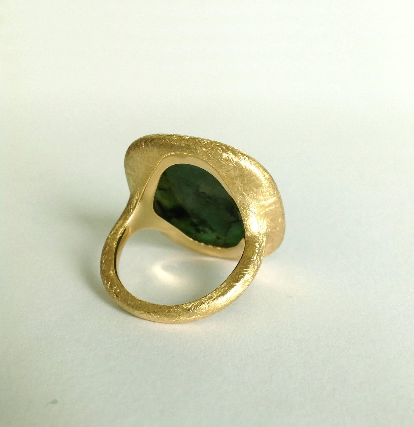 Dalben Raw Emerald Slice Gold Ring In New Condition In Como, IT