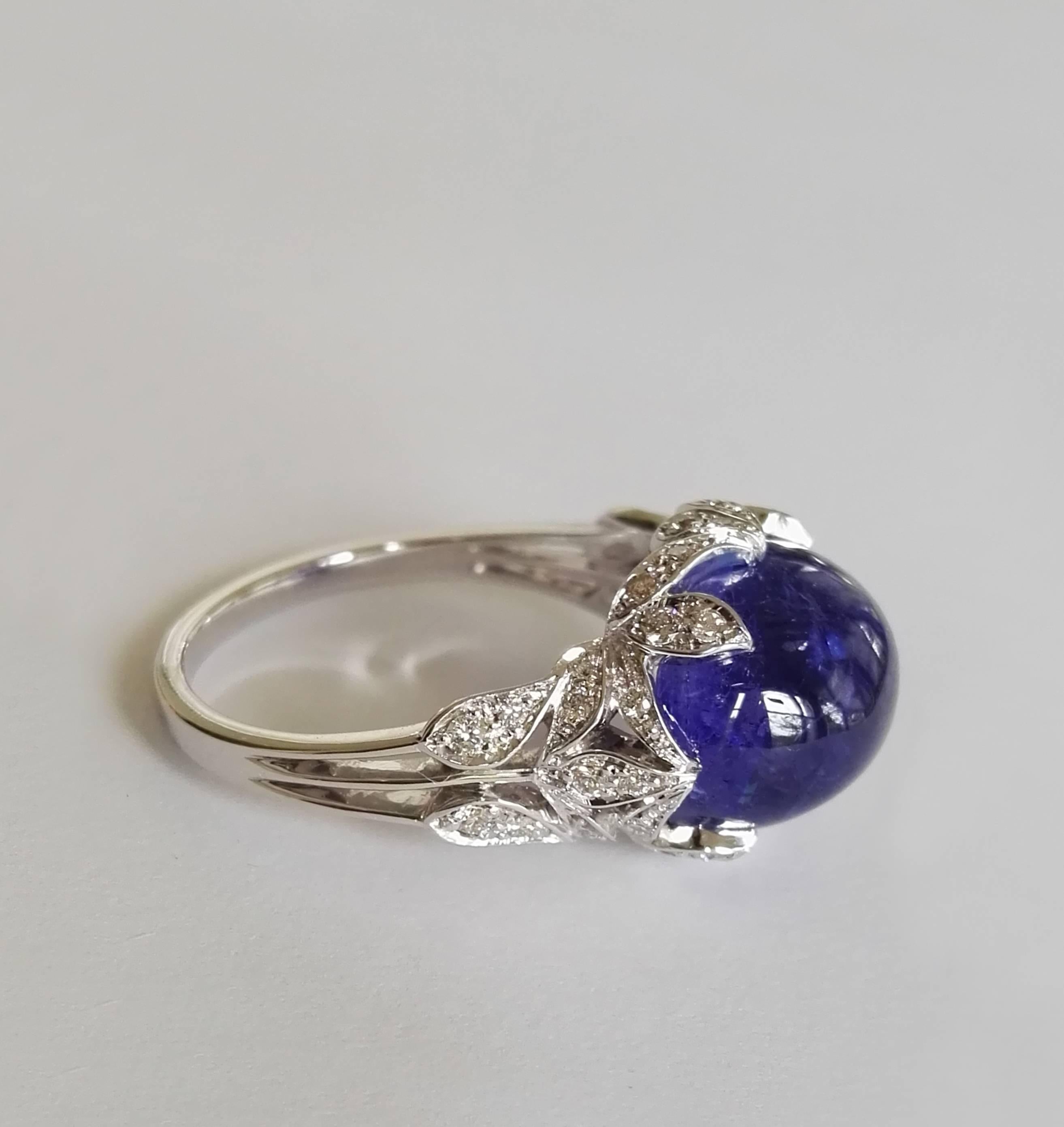 Cabochon Dalben Tanzanite Diamond Gold Ring For Sale